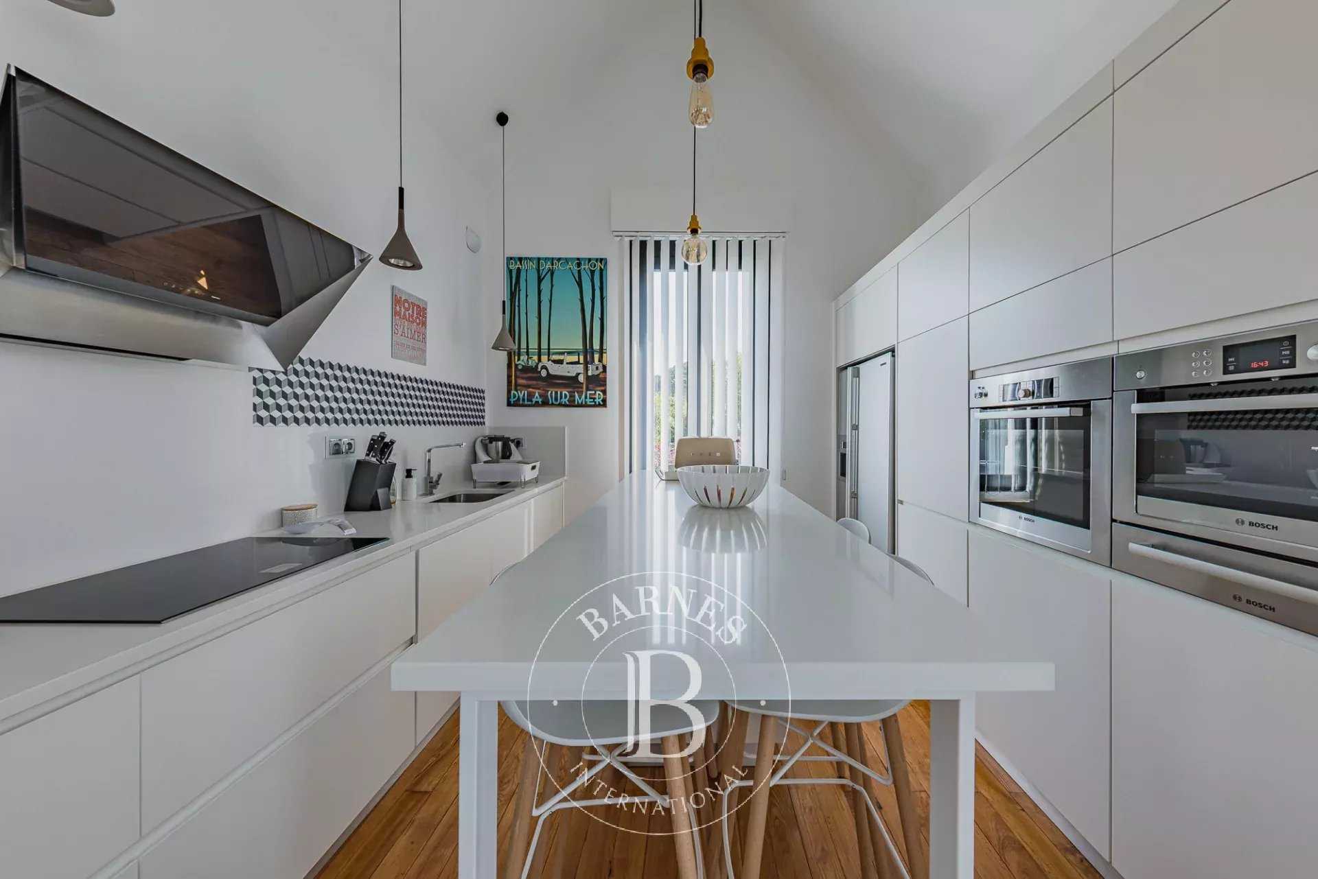 Arcachon  - Maison 6 Pi&egrave;ces 4 Chambres