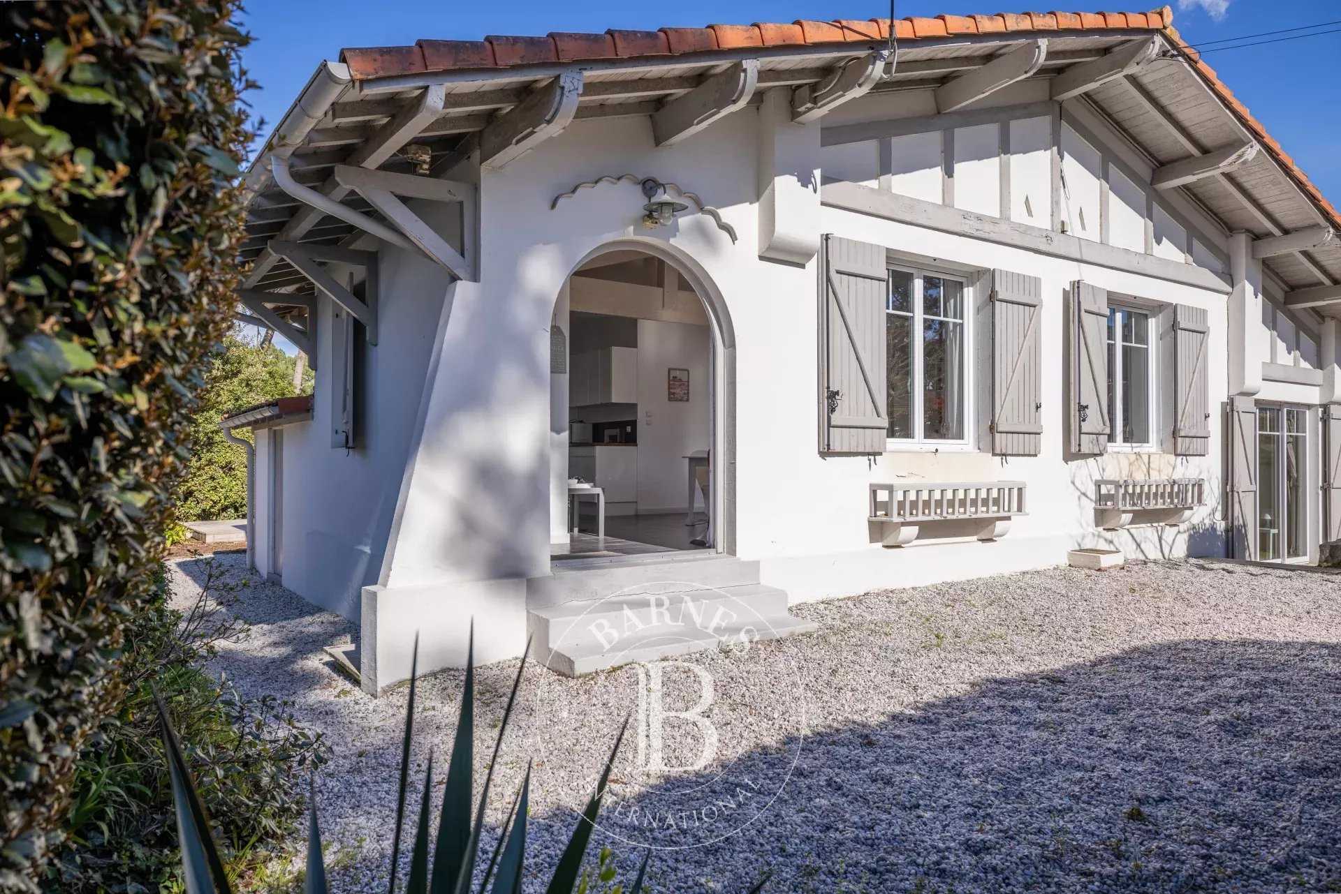 Villa Arcachon  -  ref 85675300 (picture 3)