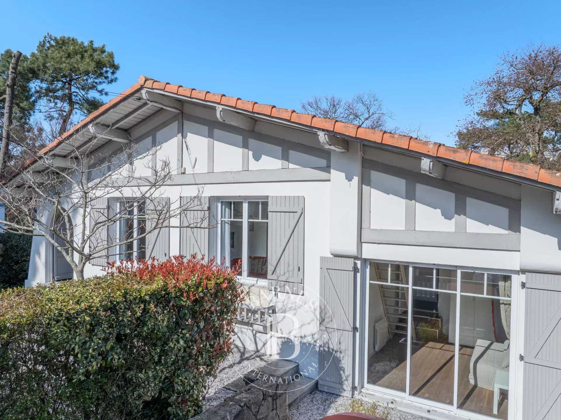 Villa Arcachon  -  ref 85675300 (picture 2)