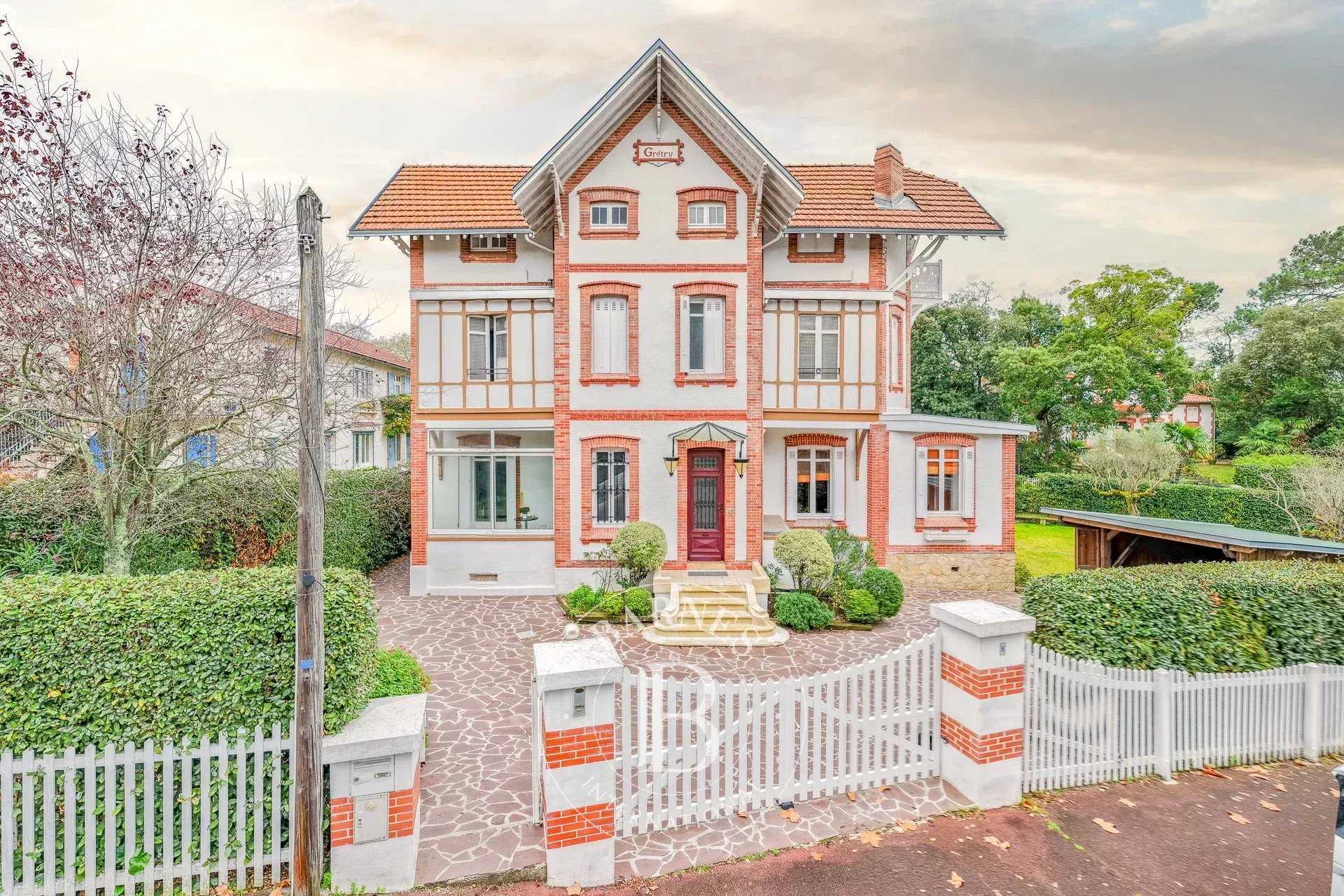 Villa Arcachon  -  ref 86081974 (picture 1)