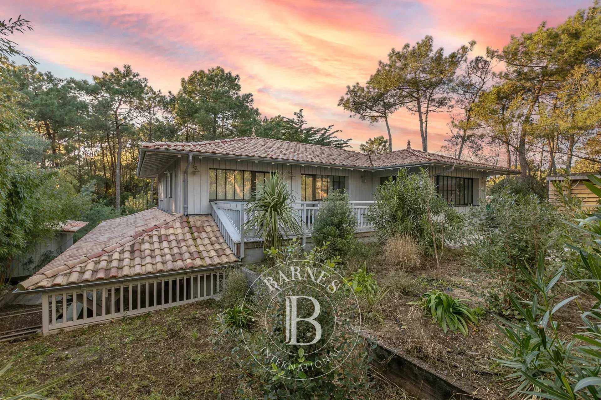 Villa Cap-Ferret  -  ref 84015205 (picture 1)