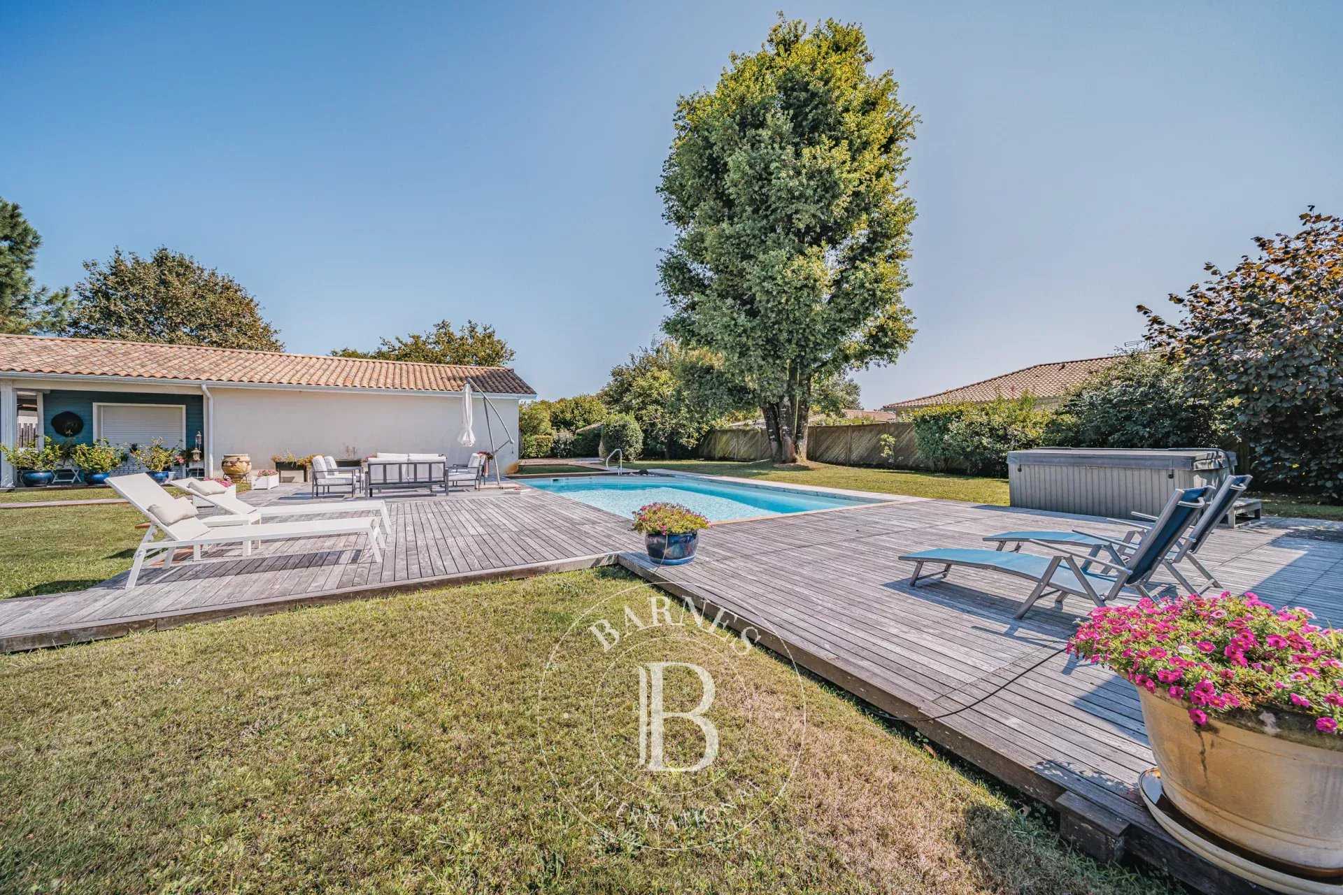 Villa Gujan-Mestras  -  ref 85168757 (picture 3)