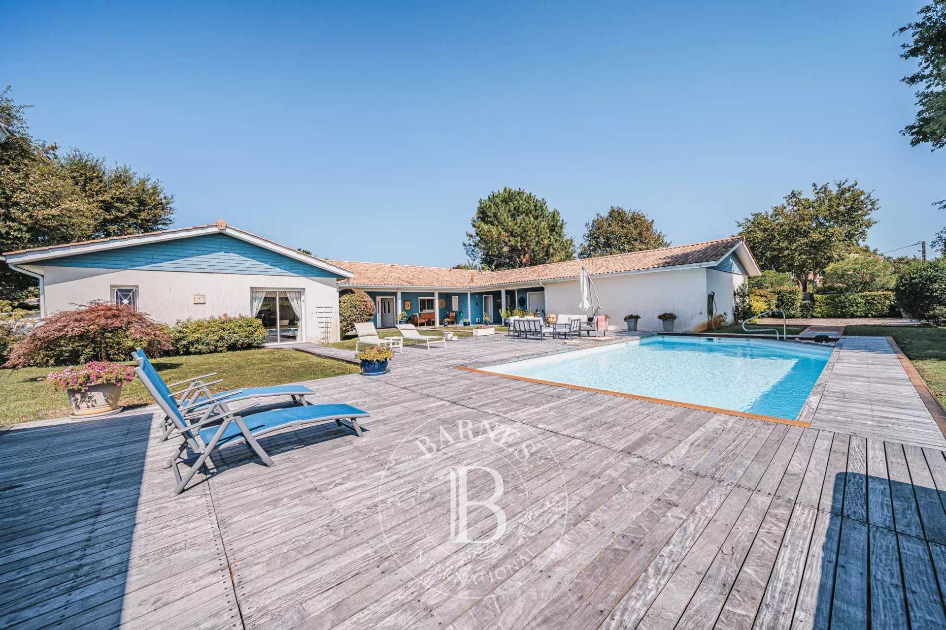 Villa Gujan-Mestras  -  ref 85168757 (picture 1)