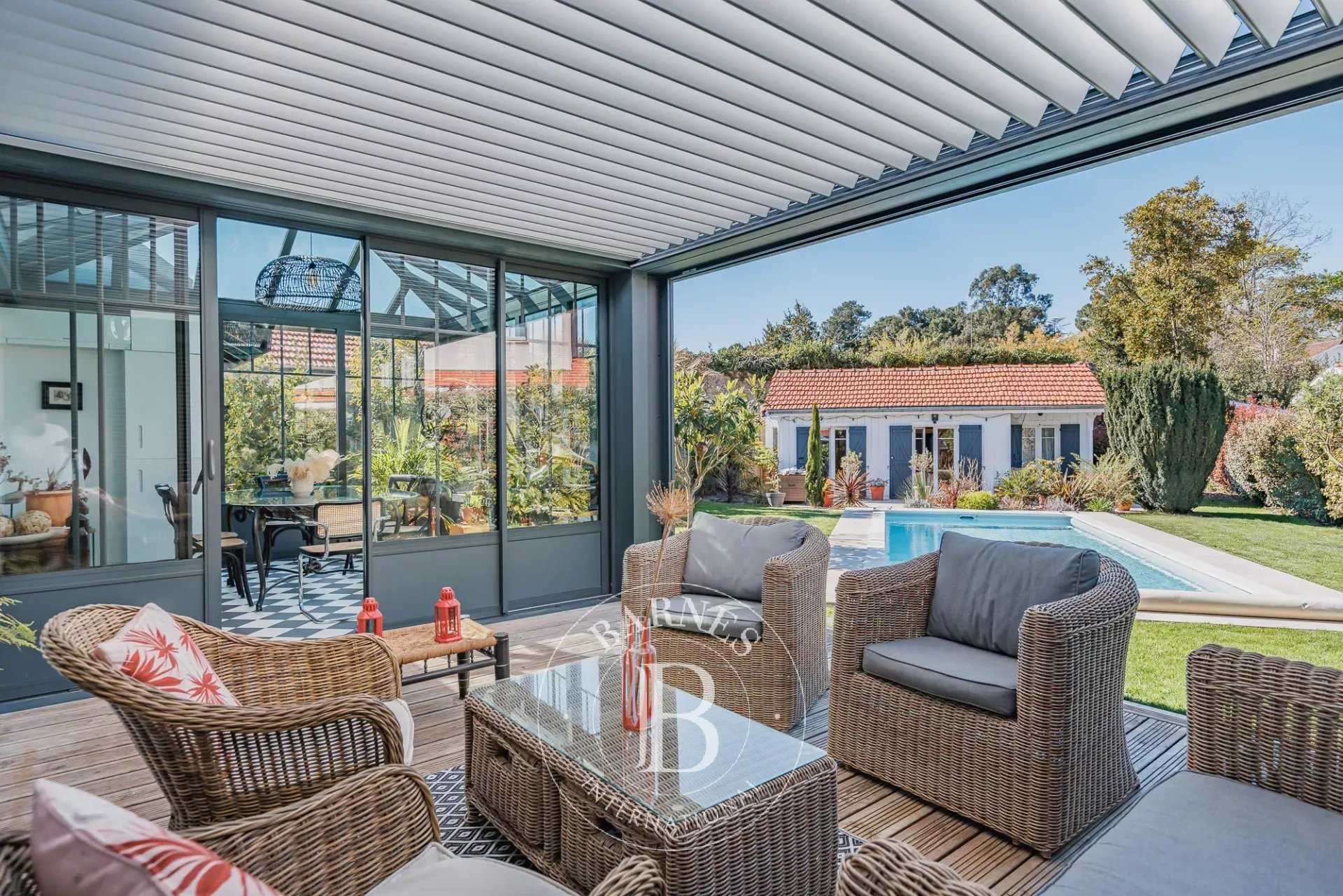 Villa Arcachon  -  ref 85785362 (picture 1)