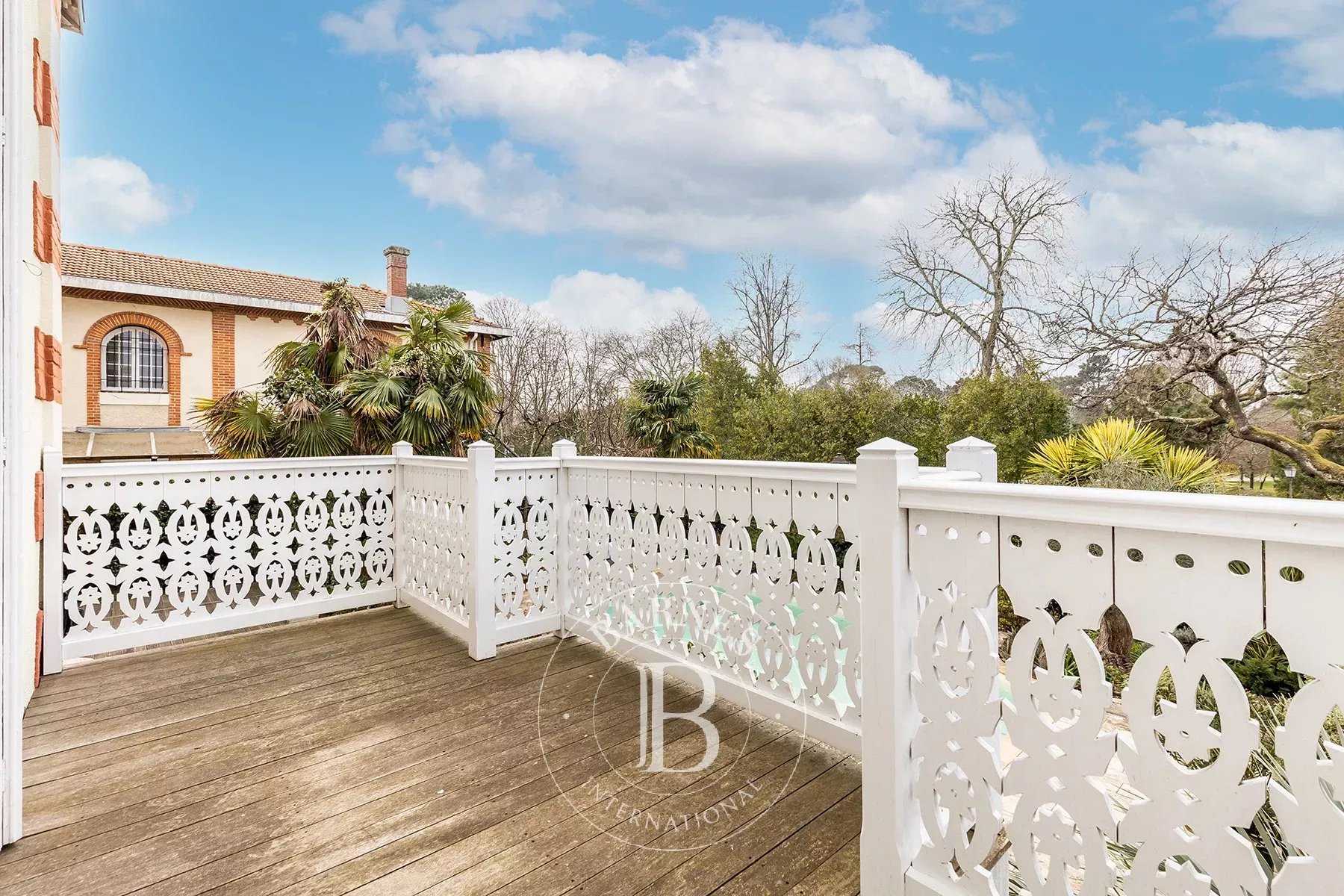 Villa Arcachon  -  ref 8190024 (picture 1)