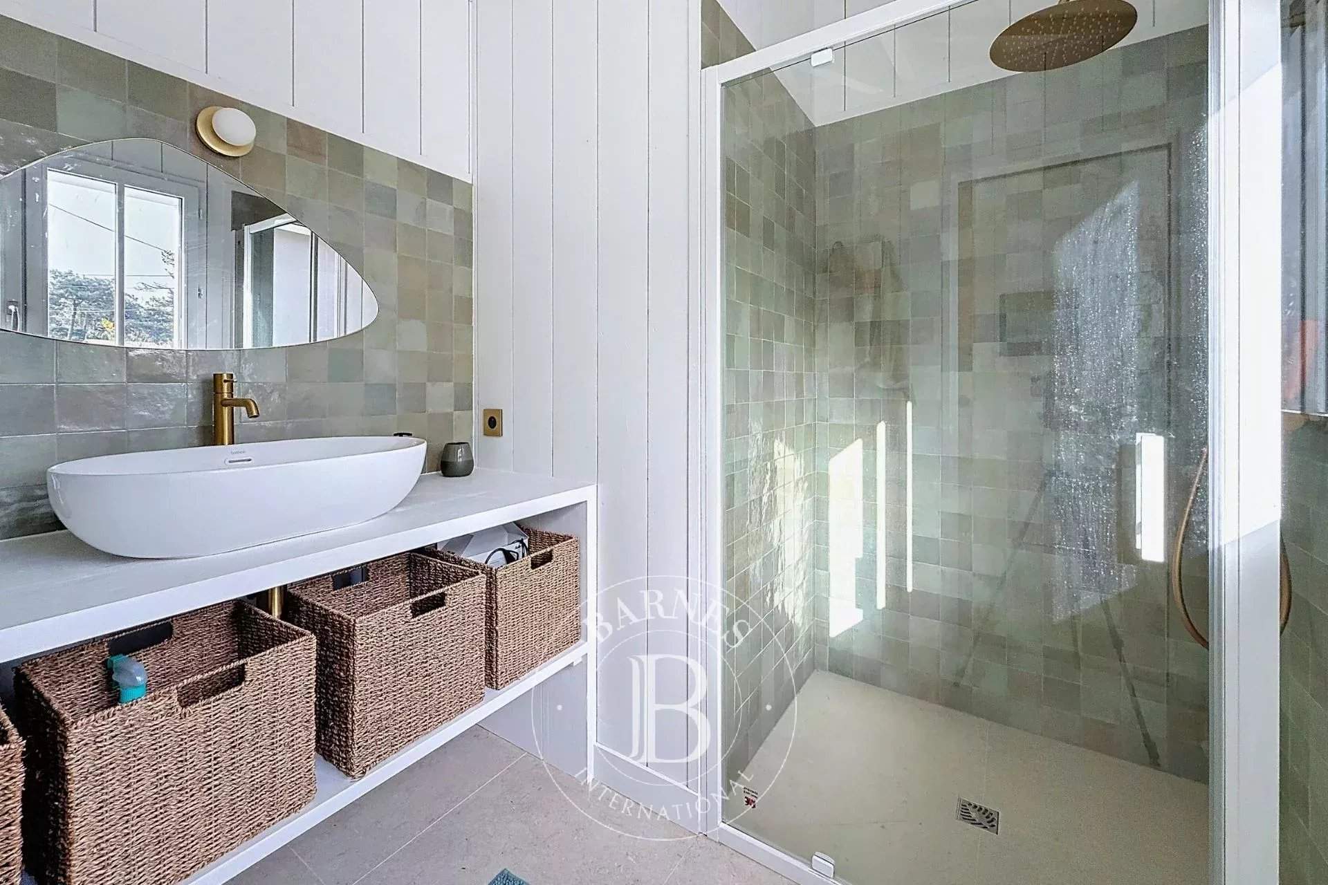 VILLA « CAP MOANA » AVEC PISCINE, AU CENTRE DU CAP FERRET - CAPACITÉ 13 PERSONNES picture 11