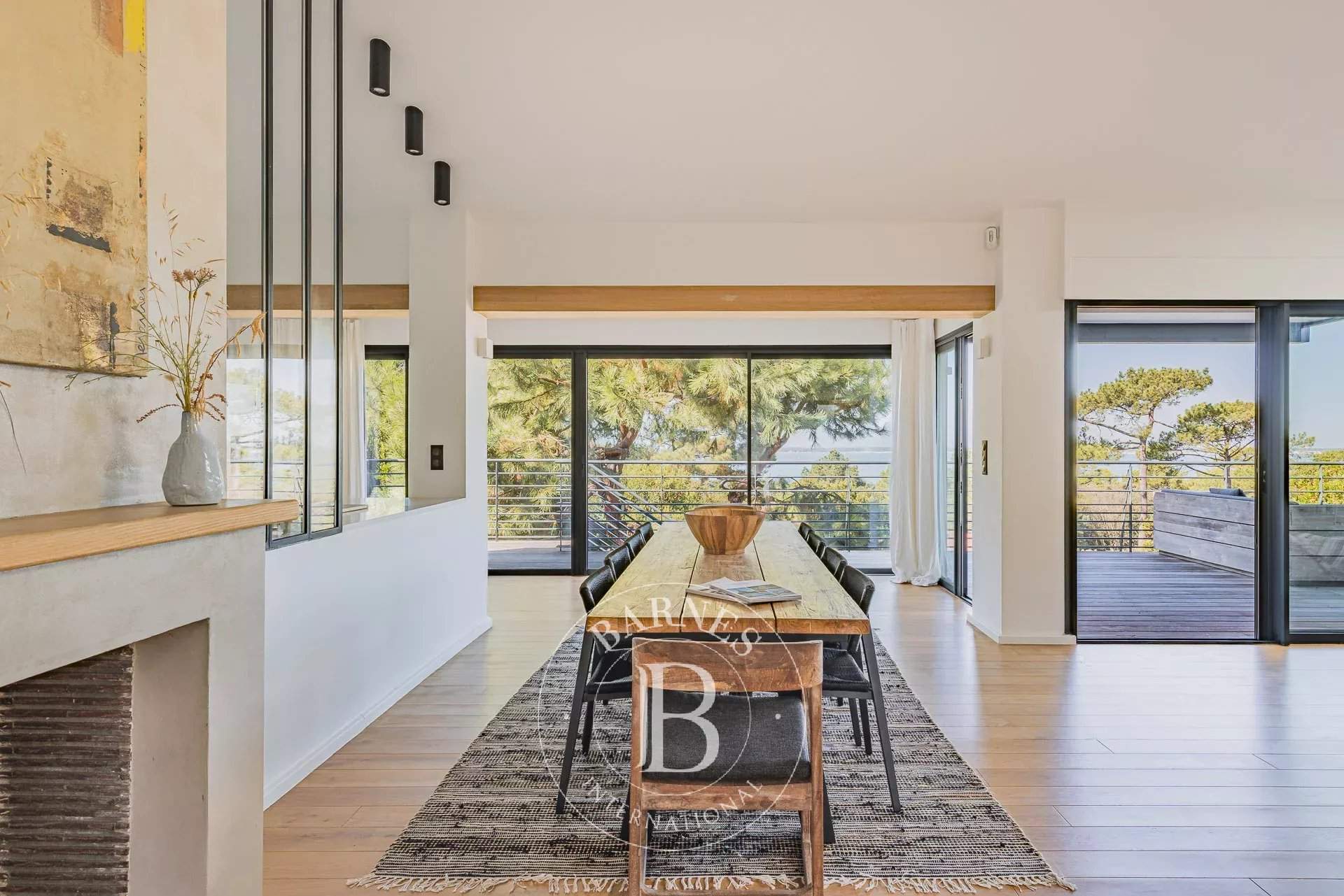 VILLA ?ETCHANI? WITH PANORAMIC BASSIN VIEW AND POOL IN PYLA-SUR-MER - SLEEPS 14 picture 10