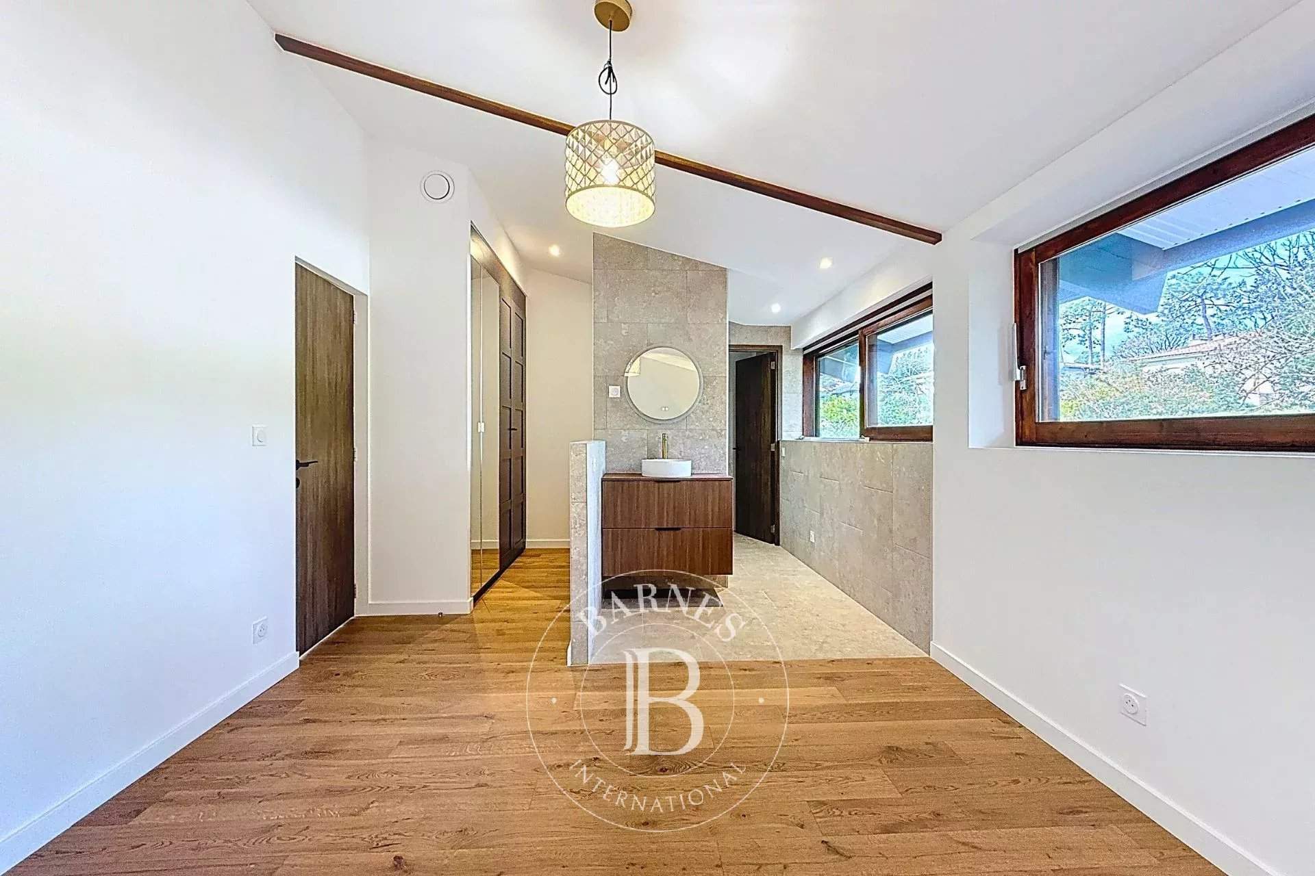 Arcachon  - Maison 7 Pi&egrave;ces 5 Chambres - picture 9