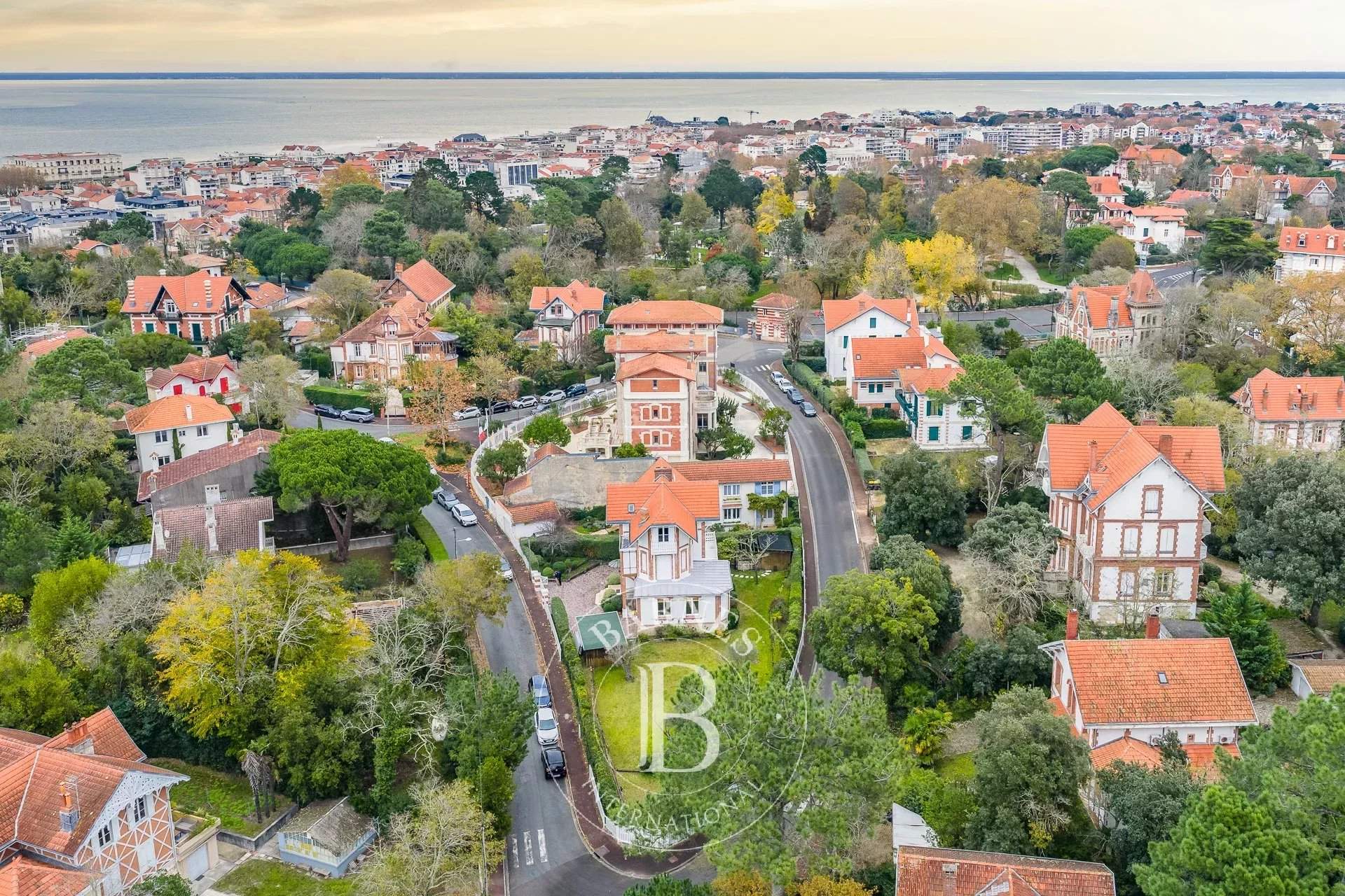 Arcachon  - Villa 10 Pi&egrave;ces 6 Chambres - picture 4
