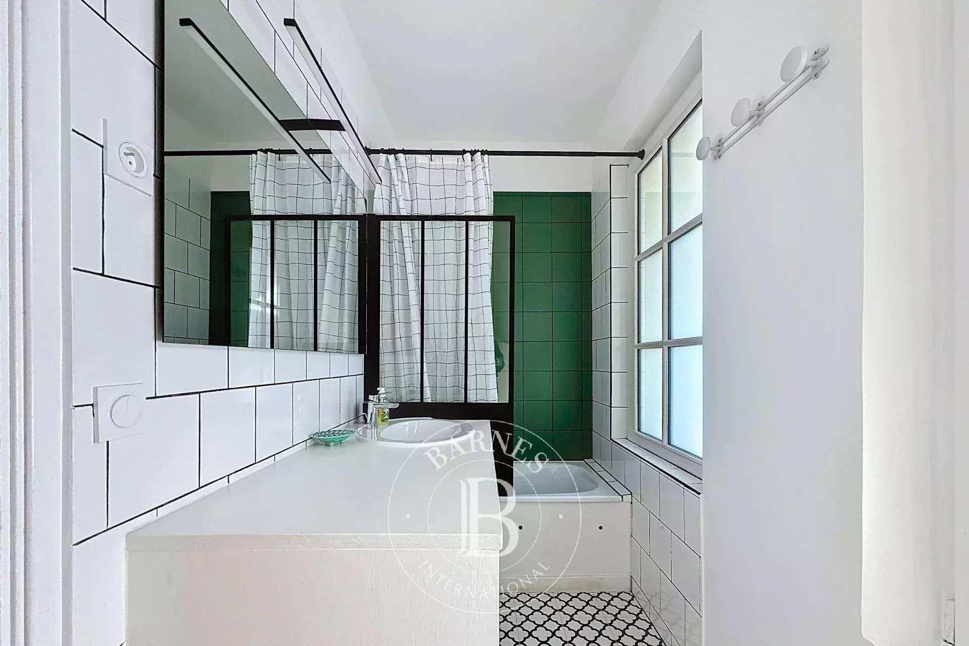 APPARTEMENT « LES GENÊTS » AVEC TERRASSE, À DEUX PAS DE LA PLAGE - CAPACITÉ 6 PERSONNES picture 8