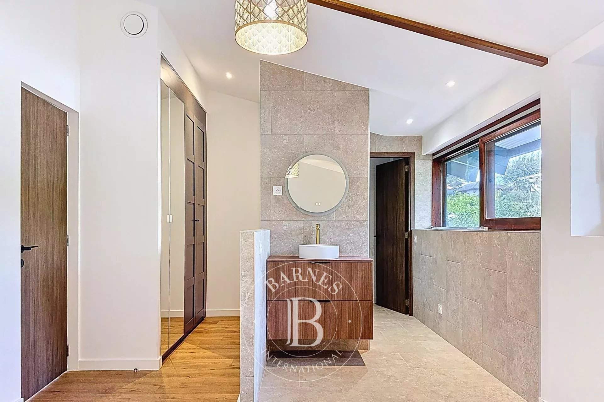 Arcachon  - Maison 7 Pi&egrave;ces 5 Chambres - picture 12