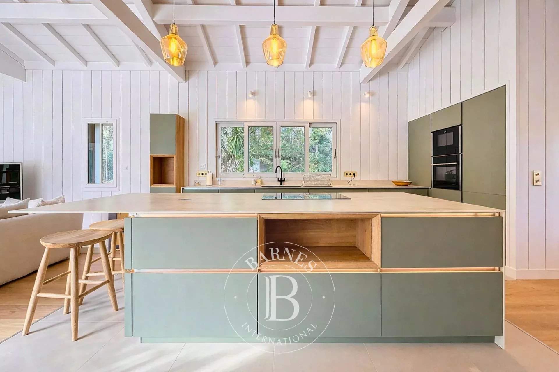 VILLA « CAP MOANA » AVEC PISCINE, AU CENTRE DU CAP FERRET - CAPACITÉ 13 PERSONNES picture 8