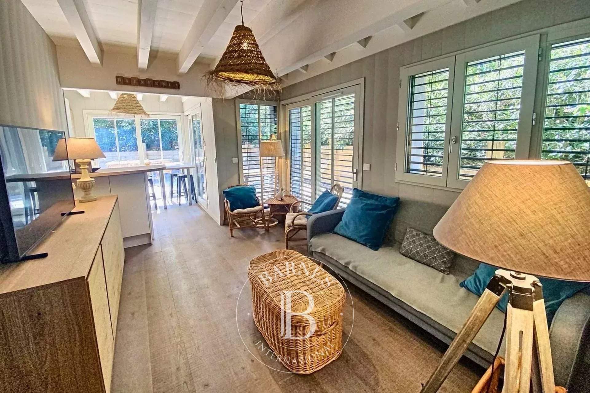 SPLENDIDE « VILLA TCHANQUÉE » AVEC PISCINE ET APERÇU BASSIN, EN PLEIN CENTRE DU CAP FERRET - CAPACITÉ 12 PERSONNES picture 8