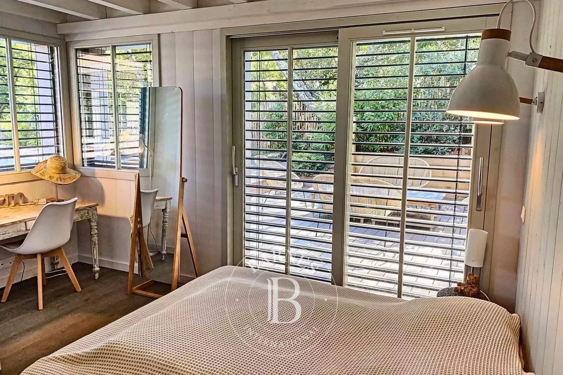 SPLENDIDE « VILLA TCHANQUÉE » AVEC PISCINE ET APERÇU BASSIN, EN PLEIN CENTRE DU CAP FERRET - CAPACITÉ 12 PERSONNES picture 15