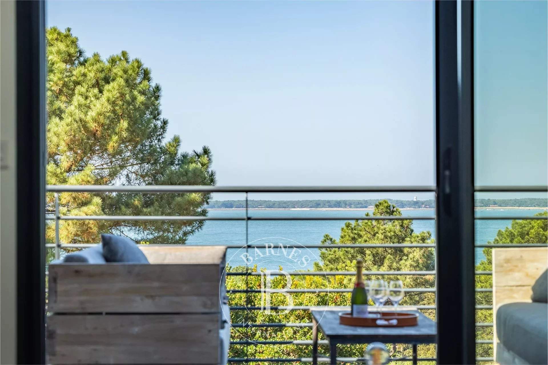 VILLA ?ETCHANI? WITH PANORAMIC BASSIN VIEW AND POOL IN PYLA-SUR-MER - SLEEPS 14 picture 7