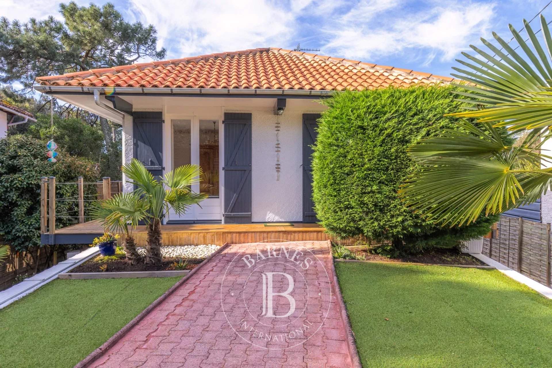 Pyla-sur-Mer  - Villa 9 Pi&egrave;ces 5 Chambres - picture 1