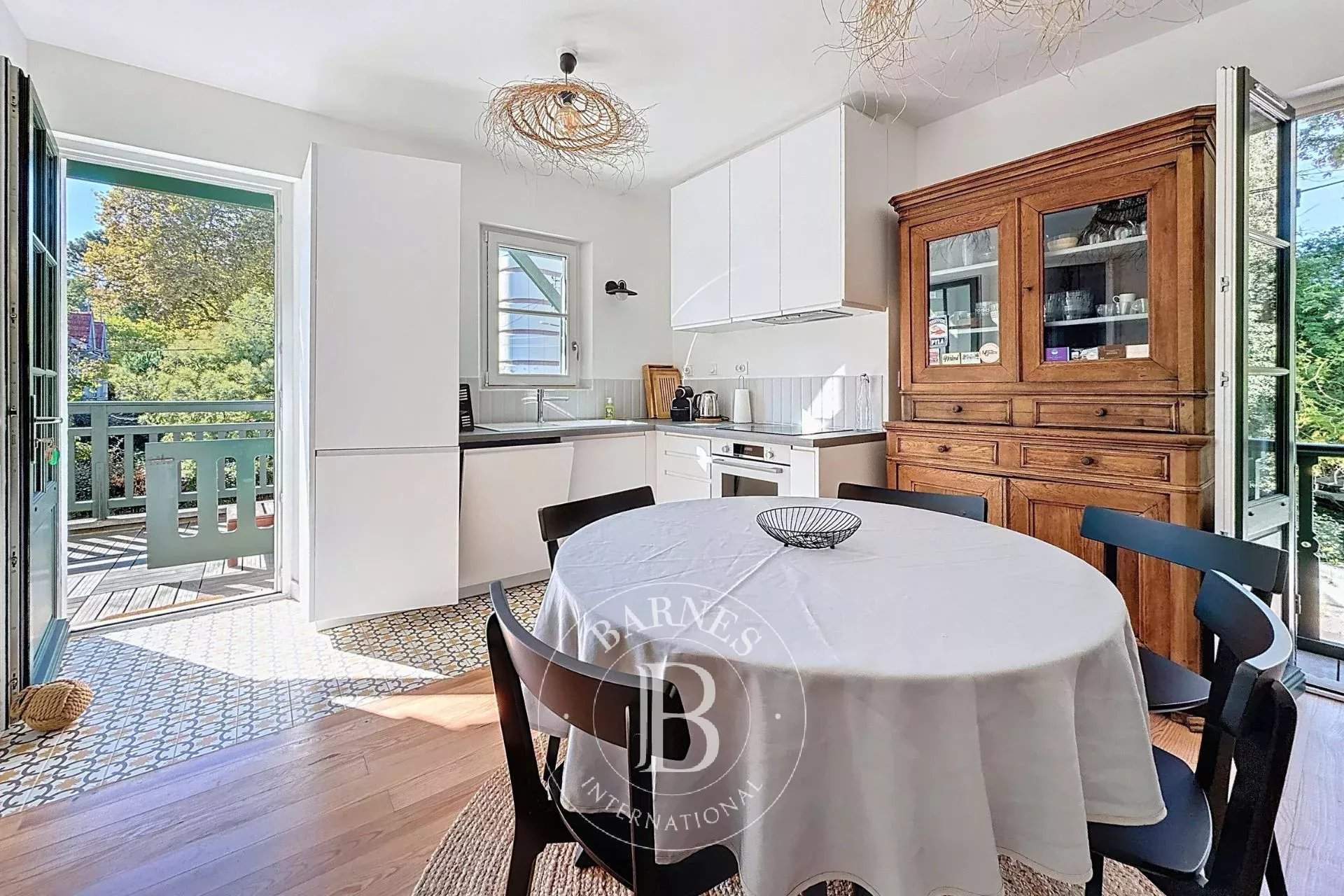 APPARTEMENT « LES GENÊTS » AVEC TERRASSE, À DEUX PAS DE LA PLAGE - CAPACITÉ 6 PERSONNES picture 1