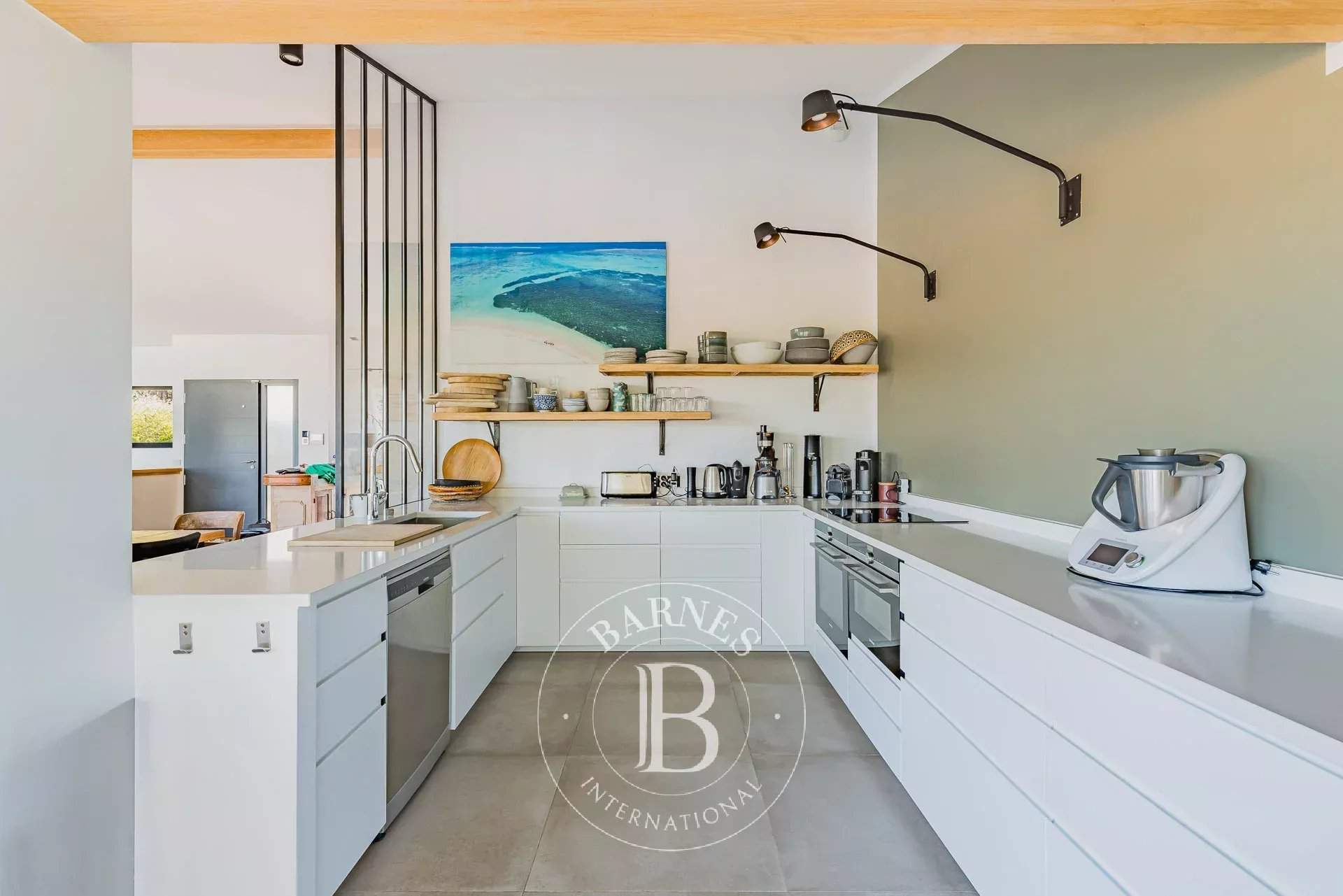 VILLA ?ETCHANI? WITH PANORAMIC BASSIN VIEW AND POOL IN PYLA-SUR-MER - SLEEPS 14 picture 15