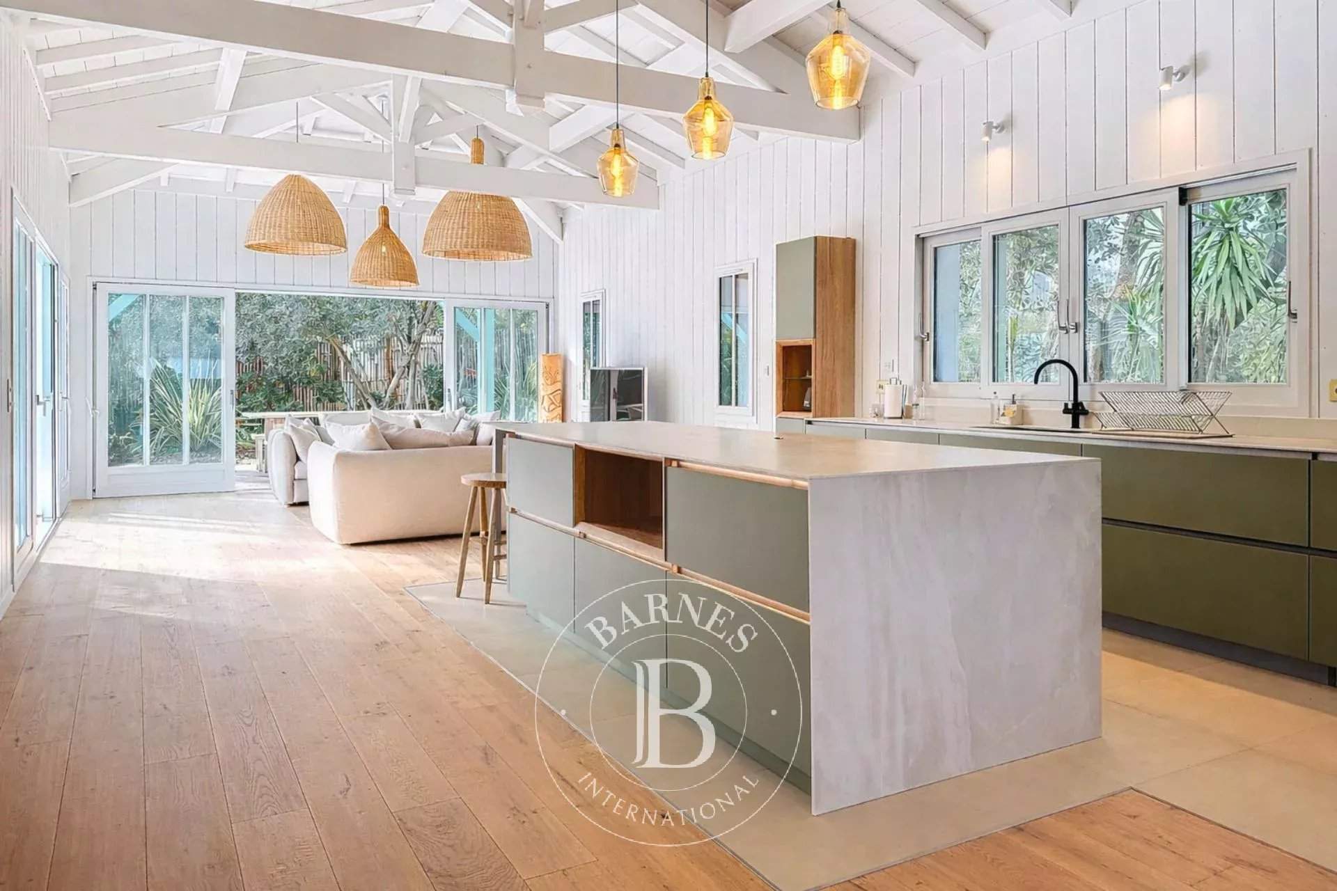 VILLA « CAP MOANA » AVEC PISCINE, AU CENTRE DU CAP FERRET - CAPACITÉ 13 PERSONNES picture 3