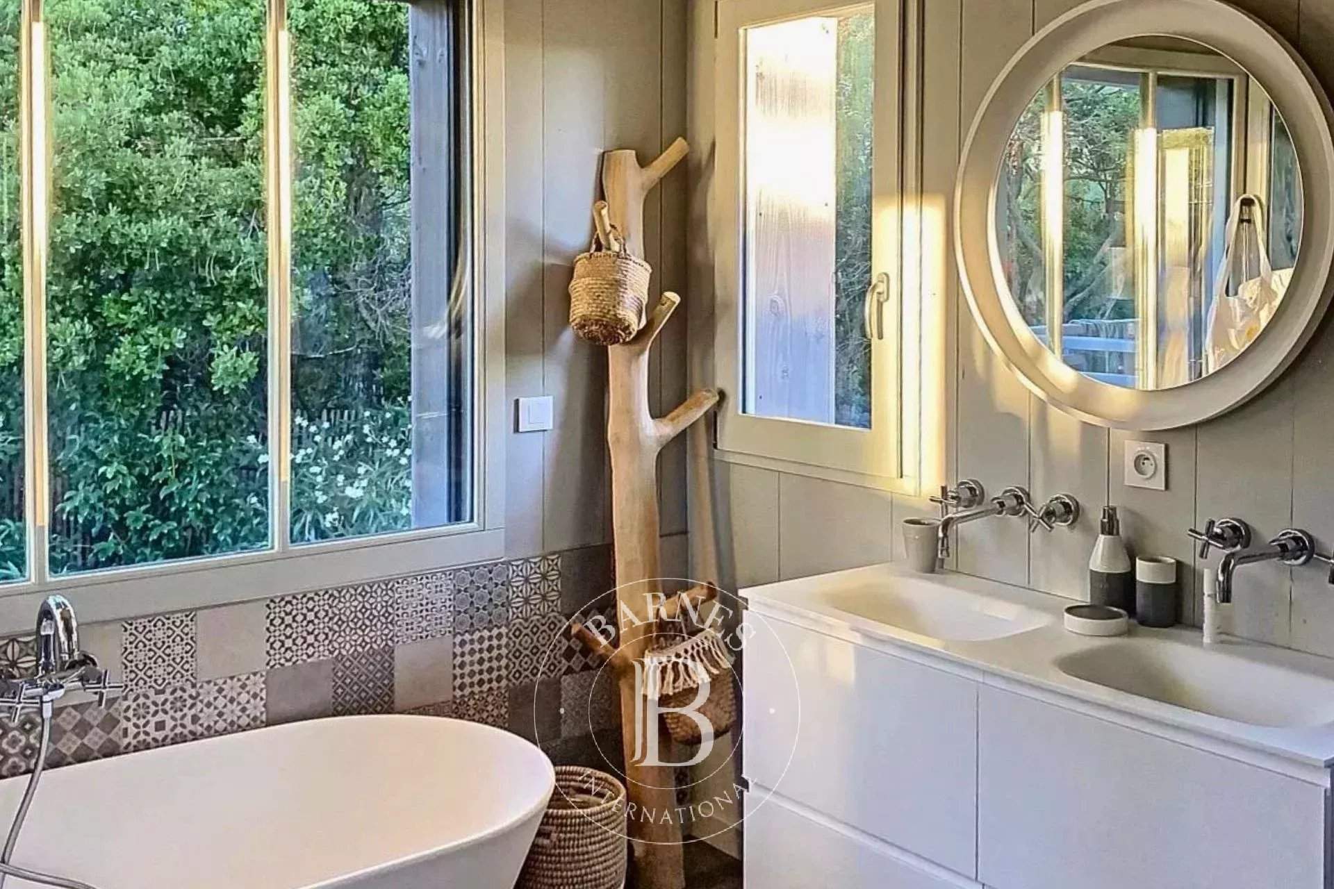 SPLENDIDE « VILLA TCHANQUÉE » AVEC PISCINE ET APERÇU BASSIN, EN PLEIN CENTRE DU CAP FERRET - CAPACITÉ 12 PERSONNES picture 16