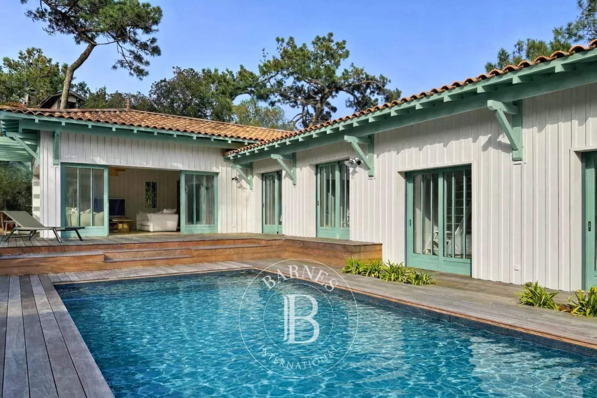 VILLA « CAP MOANA » AVEC PISCINE, AU CENTRE DU CAP FERRET - CAPACITÉ 13 PERSONNES picture 18