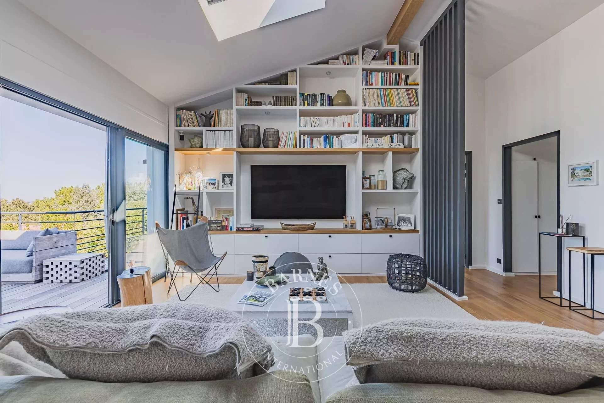 VILLA ?ETCHANI? WITH PANORAMIC BASSIN VIEW AND POOL IN PYLA-SUR-MER - SLEEPS 14 picture 5