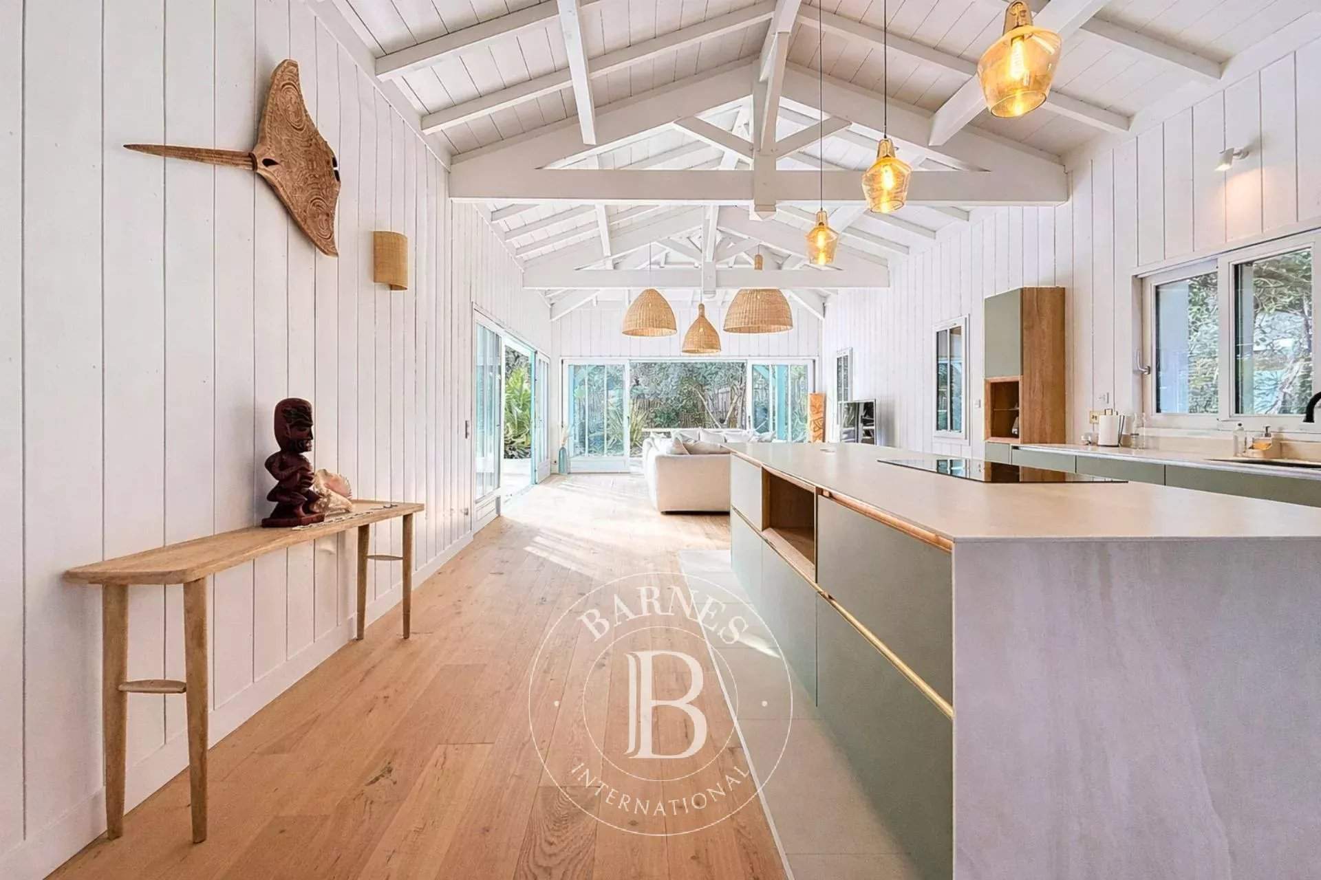 VILLA « CAP MOANA » AVEC PISCINE, AU CENTRE DU CAP FERRET - CAPACITÉ 13 PERSONNES picture 1