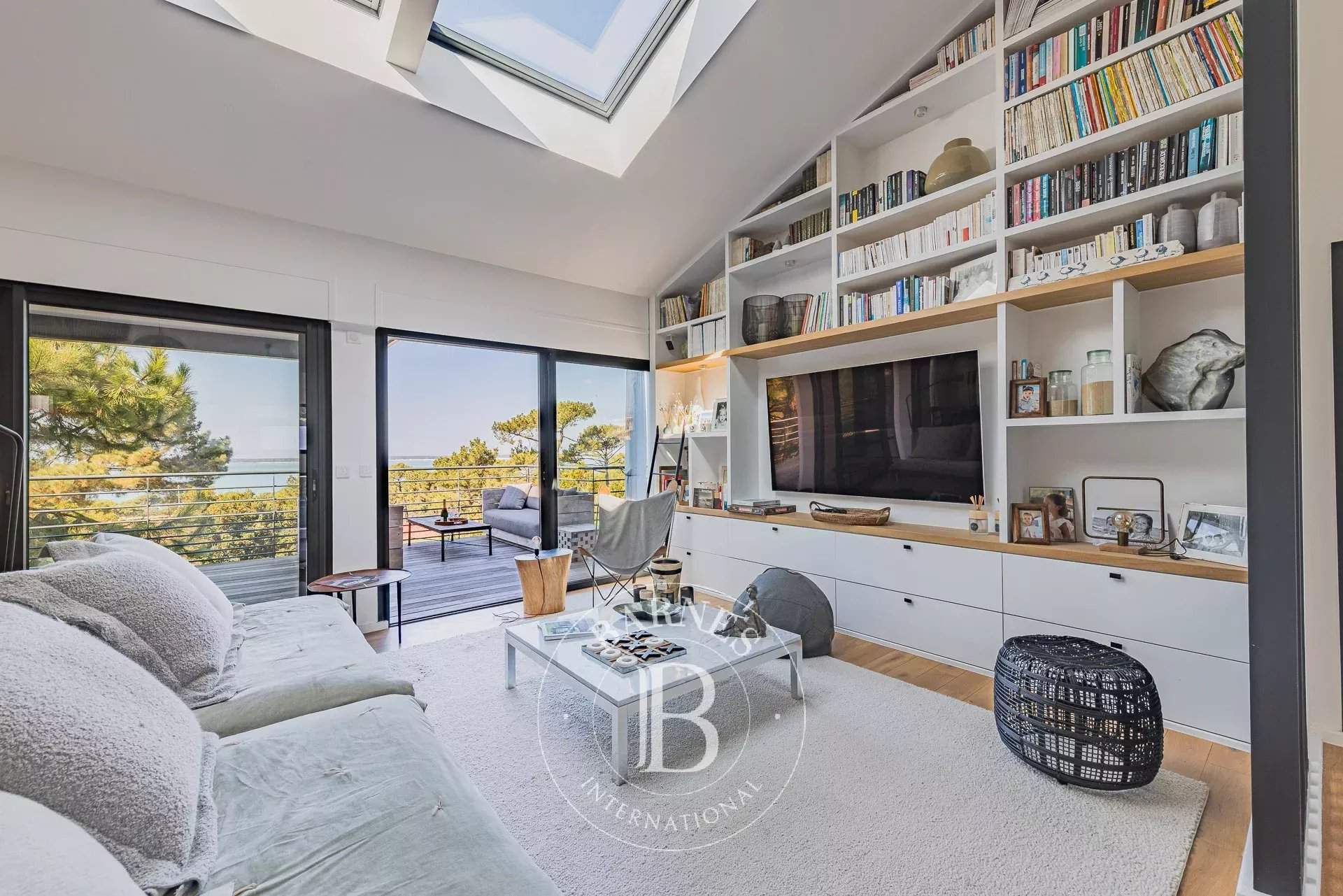 VILLA ?ETCHANI? WITH PANORAMIC BASSIN VIEW AND POOL IN PYLA-SUR-MER - SLEEPS 14 picture 4