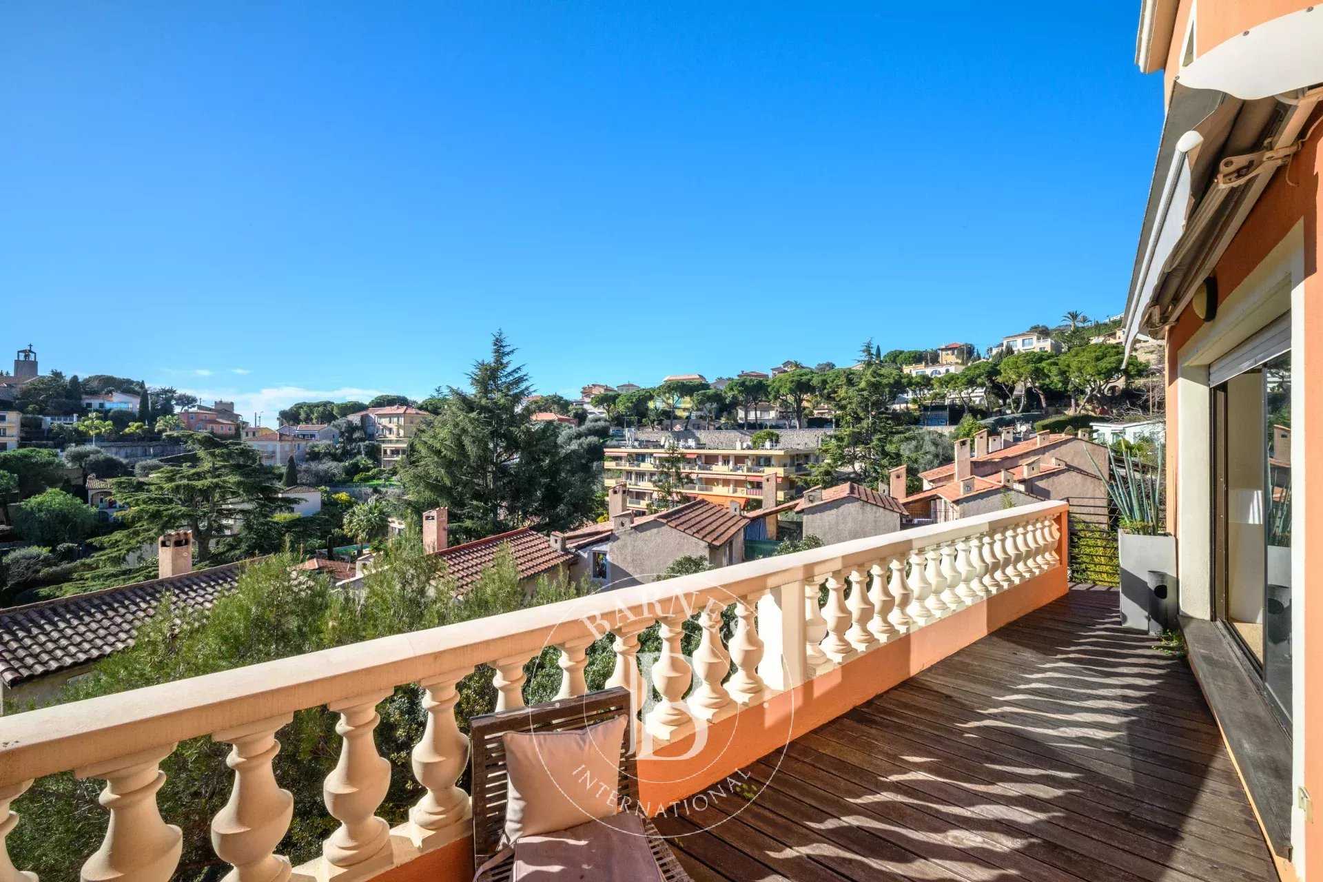 Villefranche-sur-Mer  - Appartement 5 Pi&egrave;ces 2 Chambres