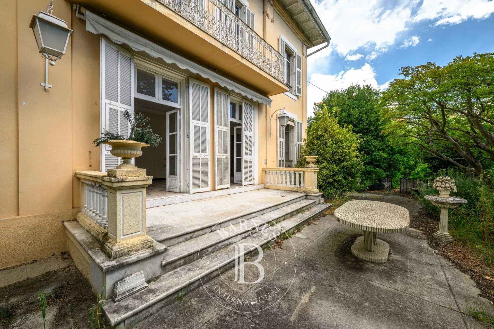 Nice  - Villa 7 Pi&egrave;ces, 1 Chambre