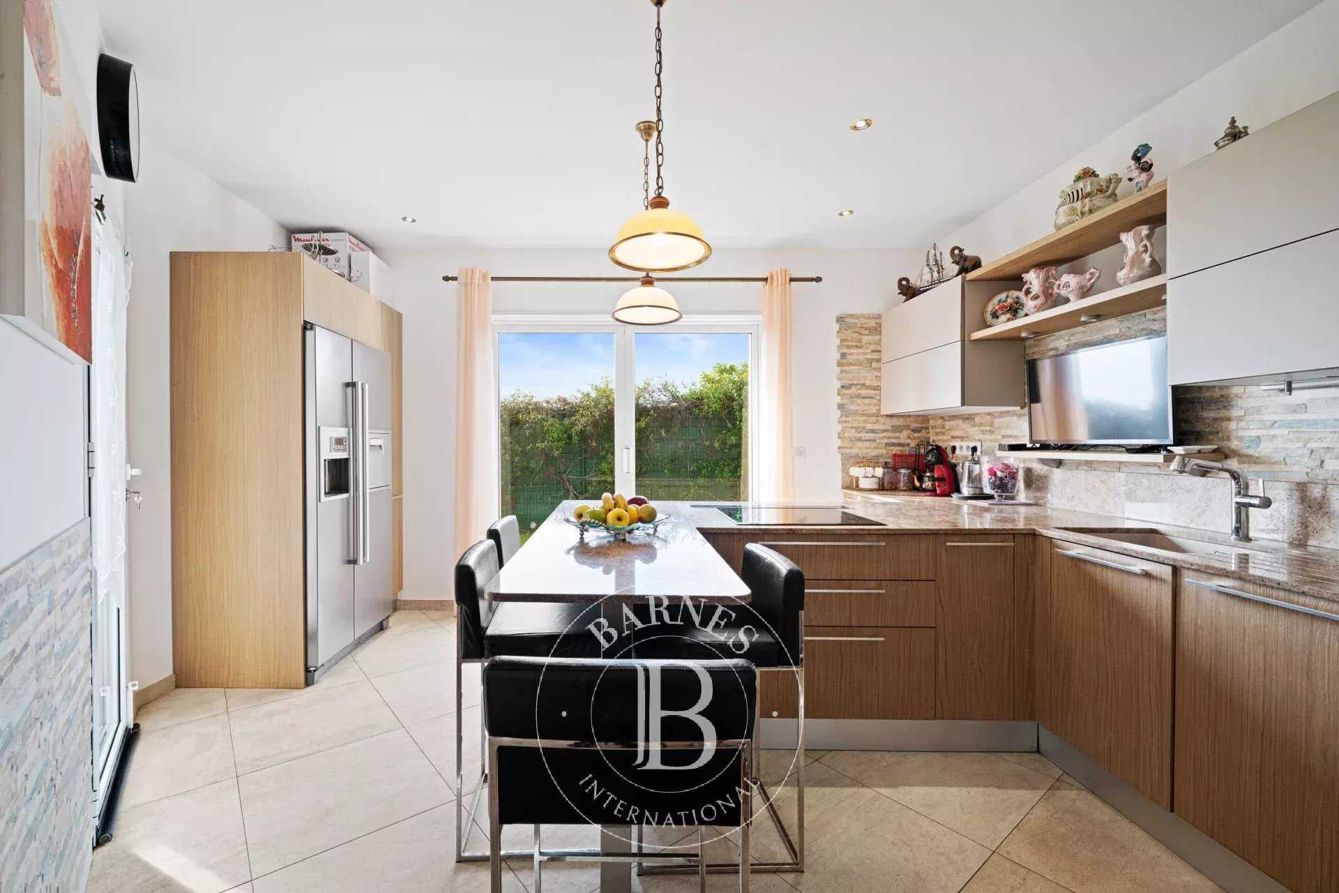 Nice  - Villa 7 Pièces 4 Chambres