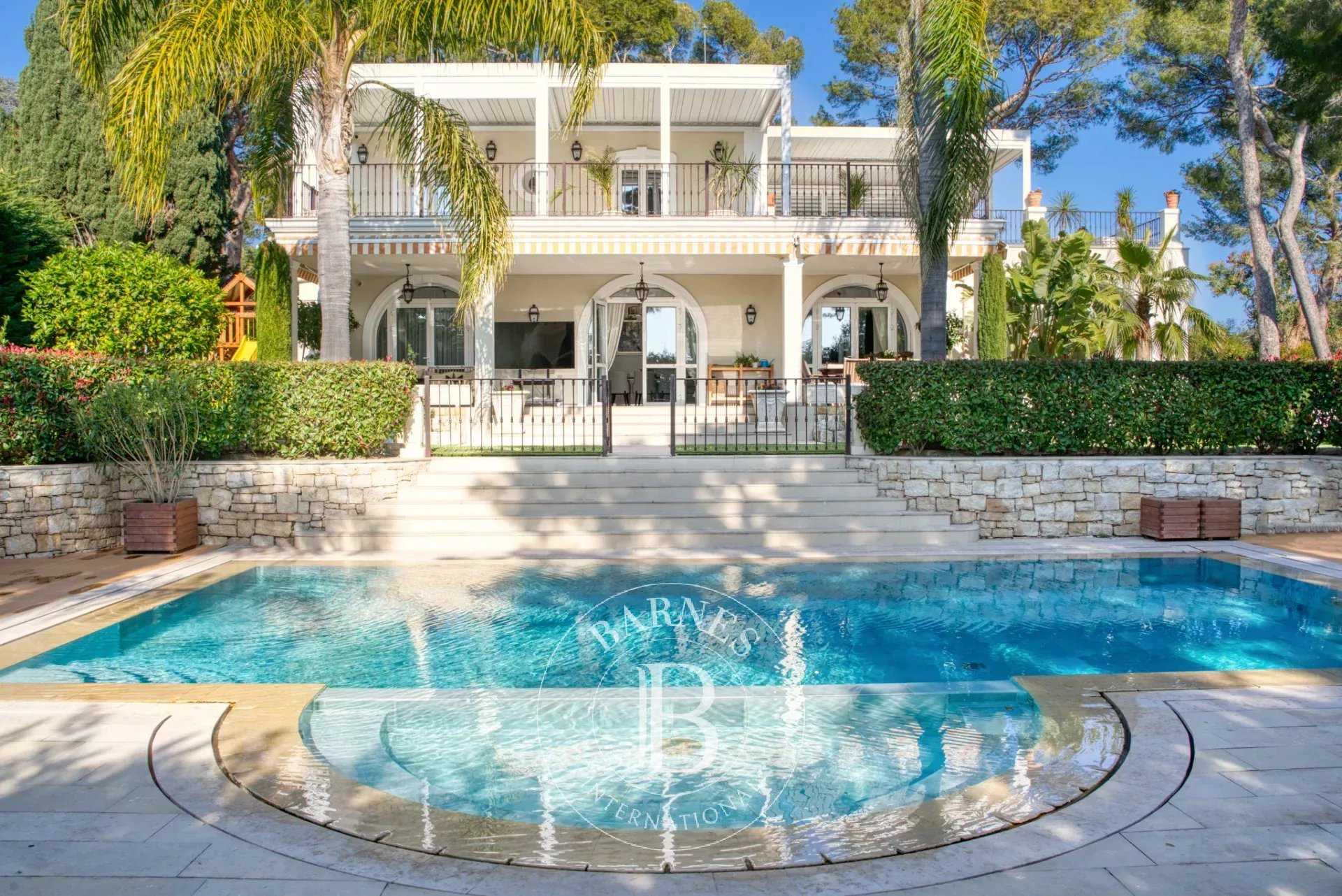 Villa Saint-Jean-Cap-Ferrat  -  ref 8067253 (picture 1)