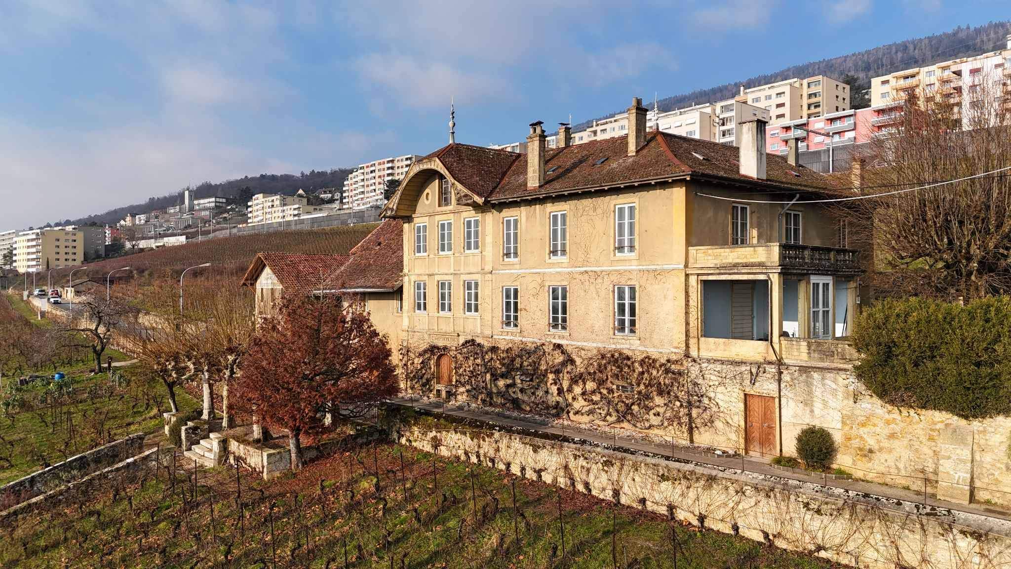 Hauterive NE  - House 9 Bedrooms - picture 1