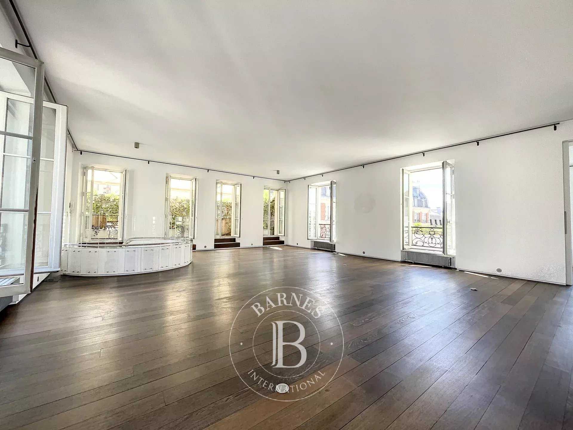 Paris  - Apartment 3 Bedrooms