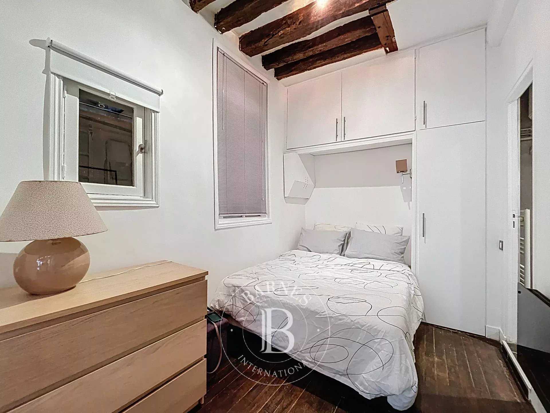 Paris  - Appartement 2 Pièces, 1 Chambre