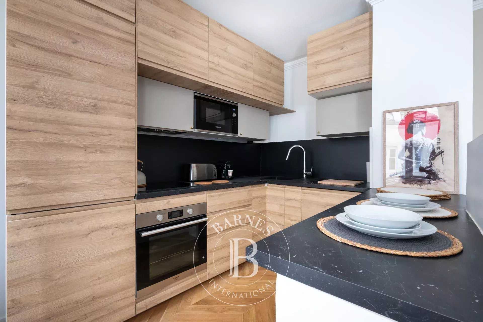 Paris  - Appartement 2 Pièces, 1 Chambre