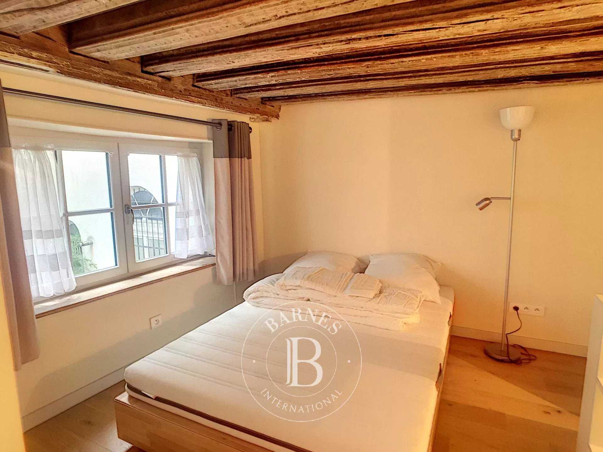 Paris  - Piso 1 Cuarto