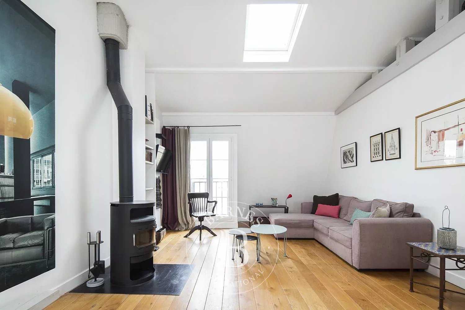 Paris  - Appartement 3 Pièces 2 Chambres