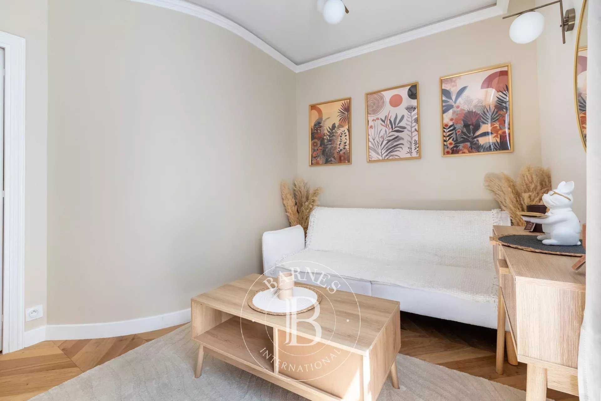 Paris  - Appartement 2 Pièces, 1 Chambre