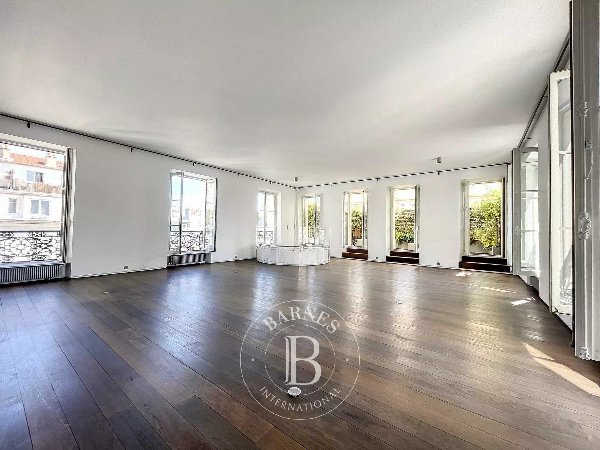 Paris  - Apartment 3 Bedrooms