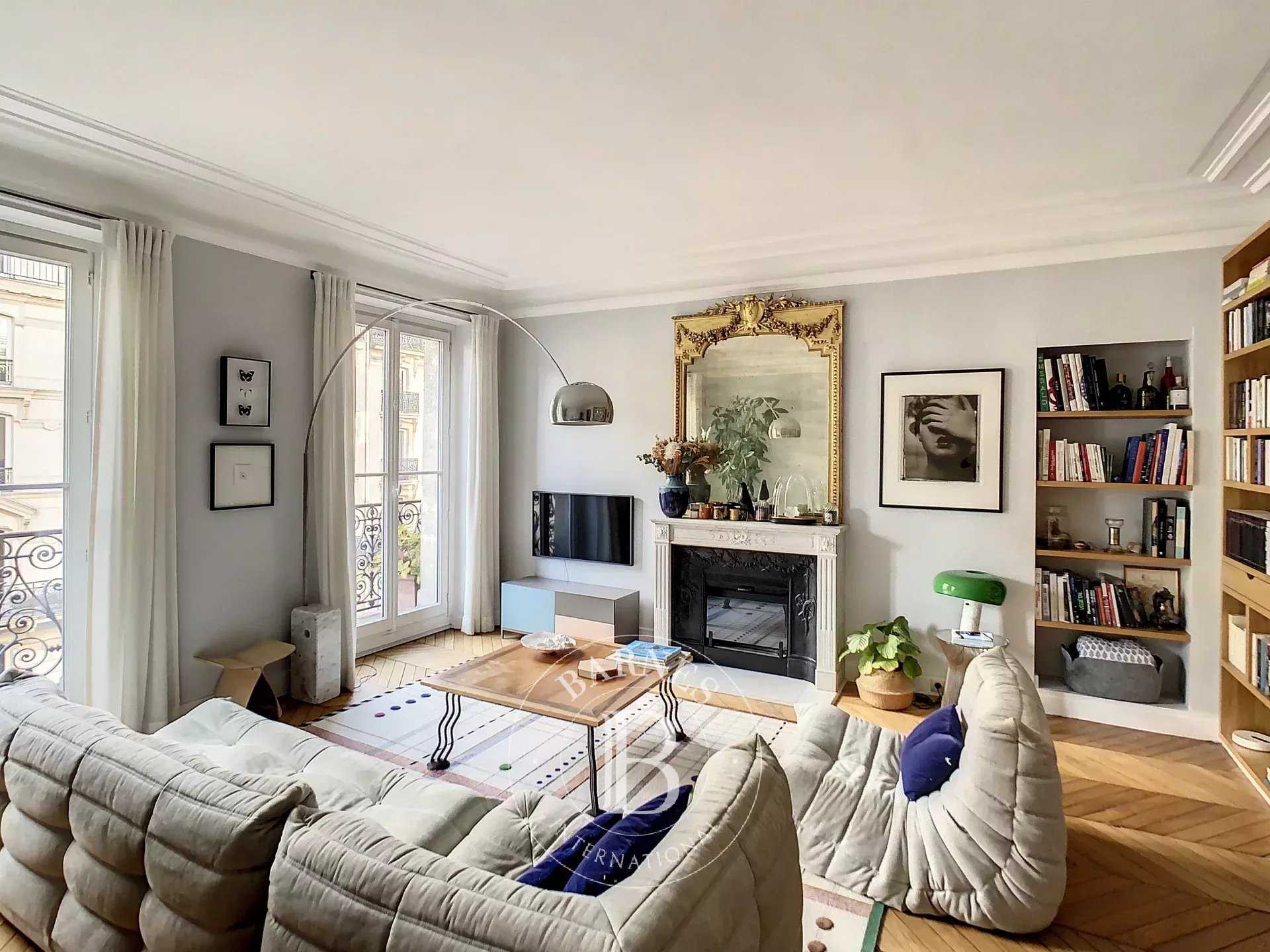 Paris  - Appartement 4 Pièces 2 Chambres