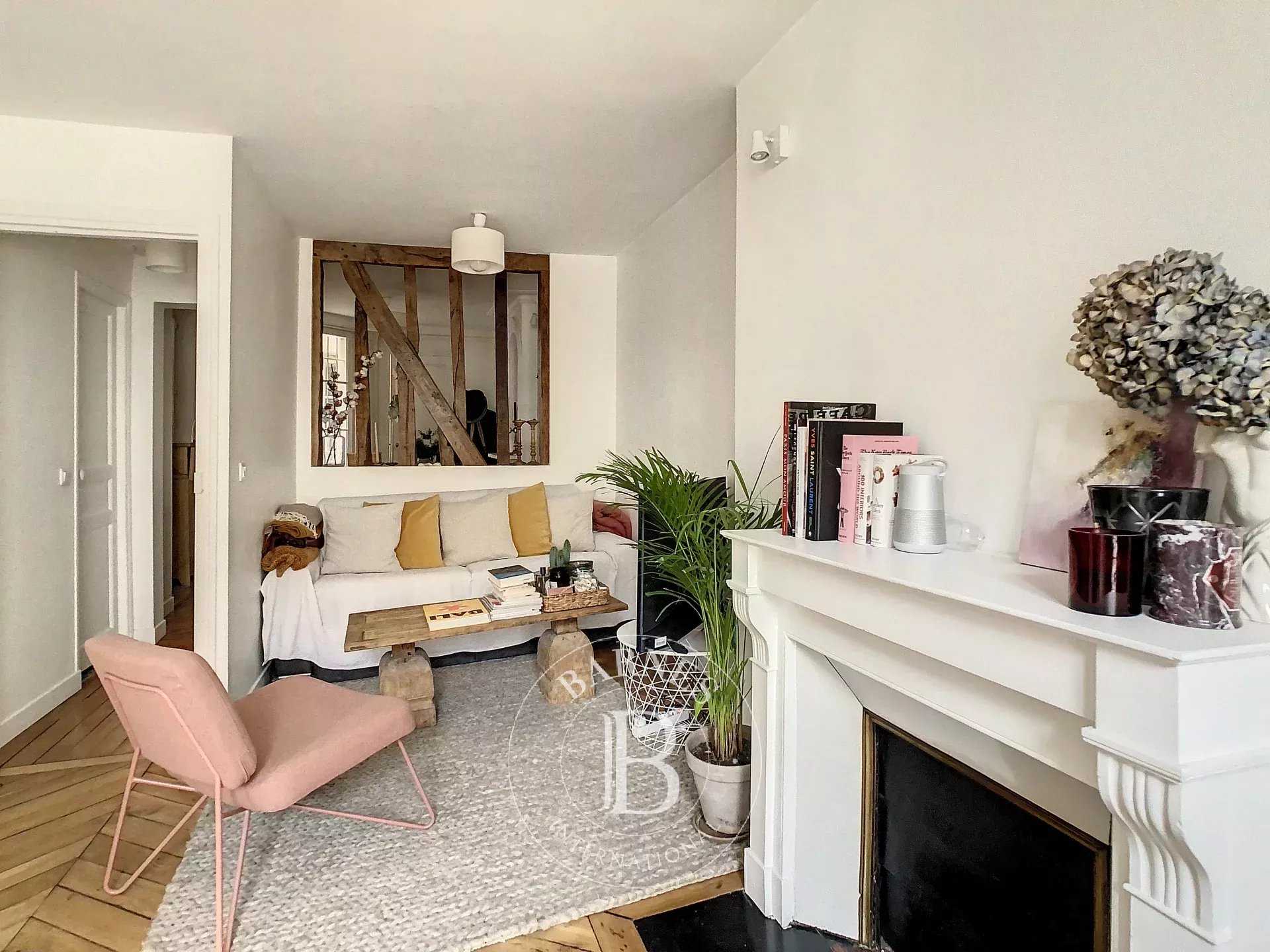 Apartment Paris 75004  -  ref 82836721 (picture 1)
