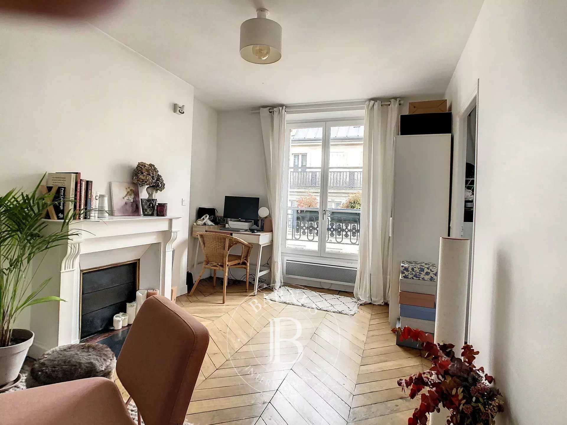 Apartment Paris 75004  -  ref 82836721 (picture 2)