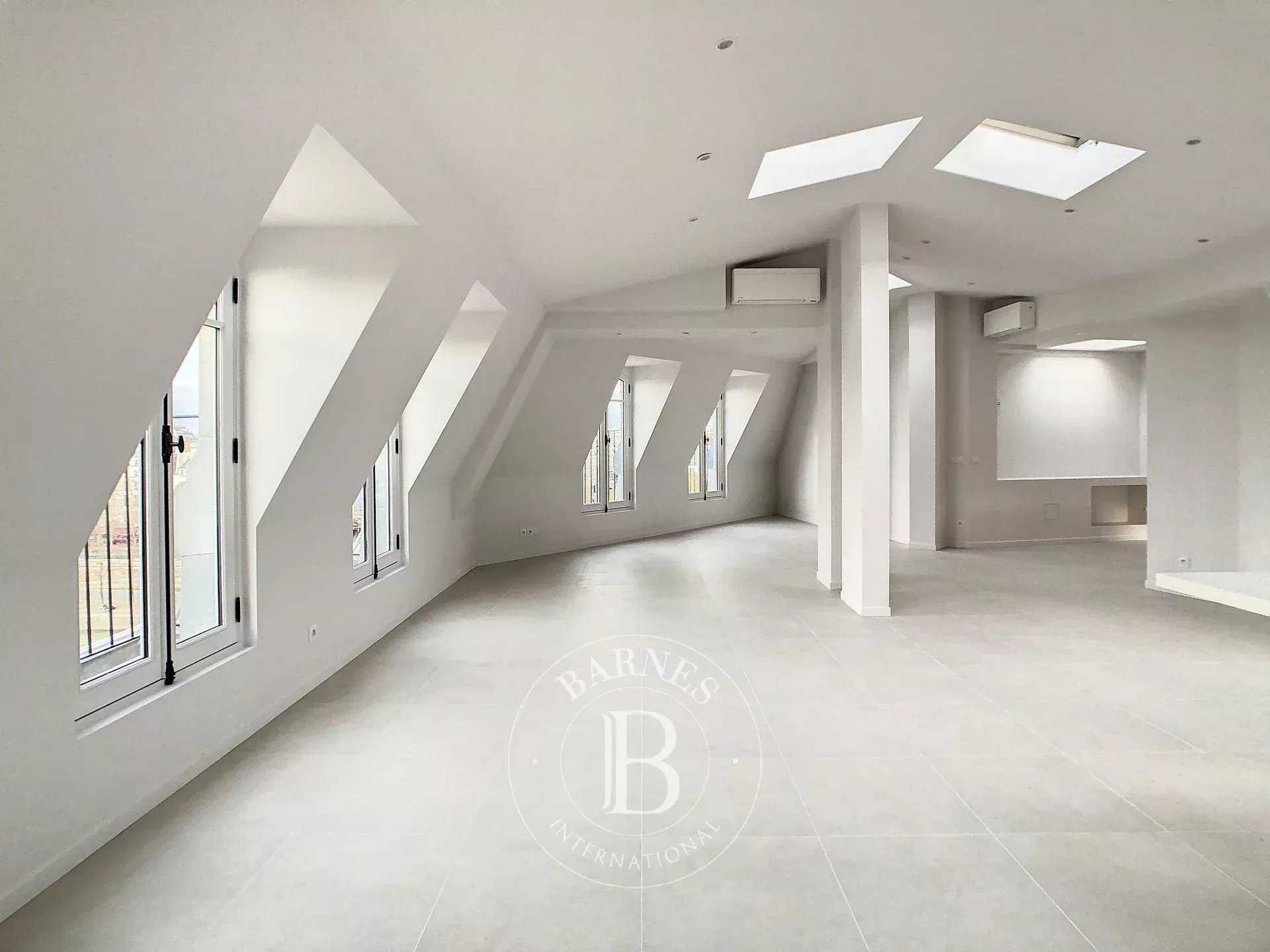 Piso Paris 75004  -  ref 83642472 (picture 1)
