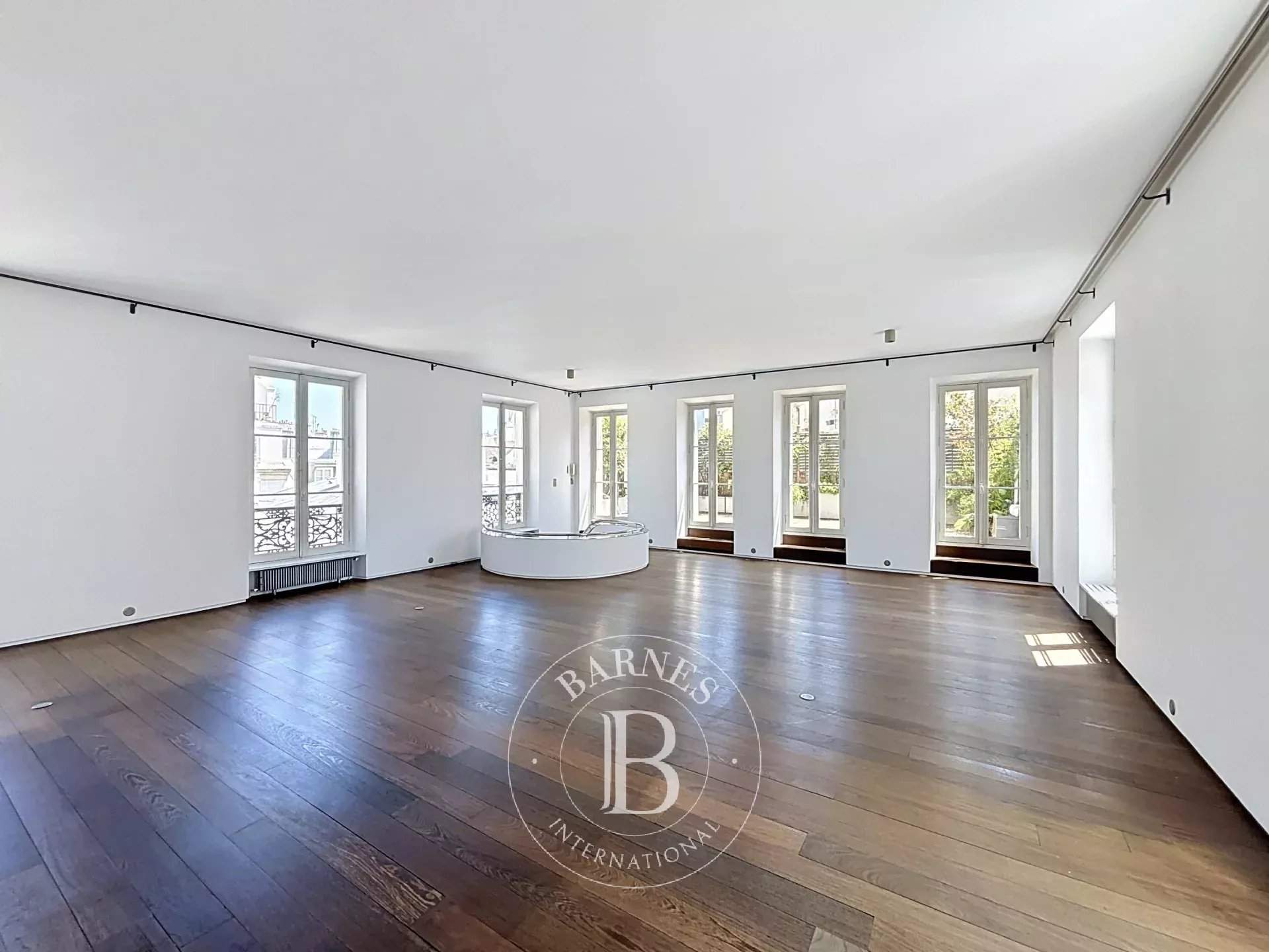 Paris  - Apartment 3 Bedrooms - picture 1