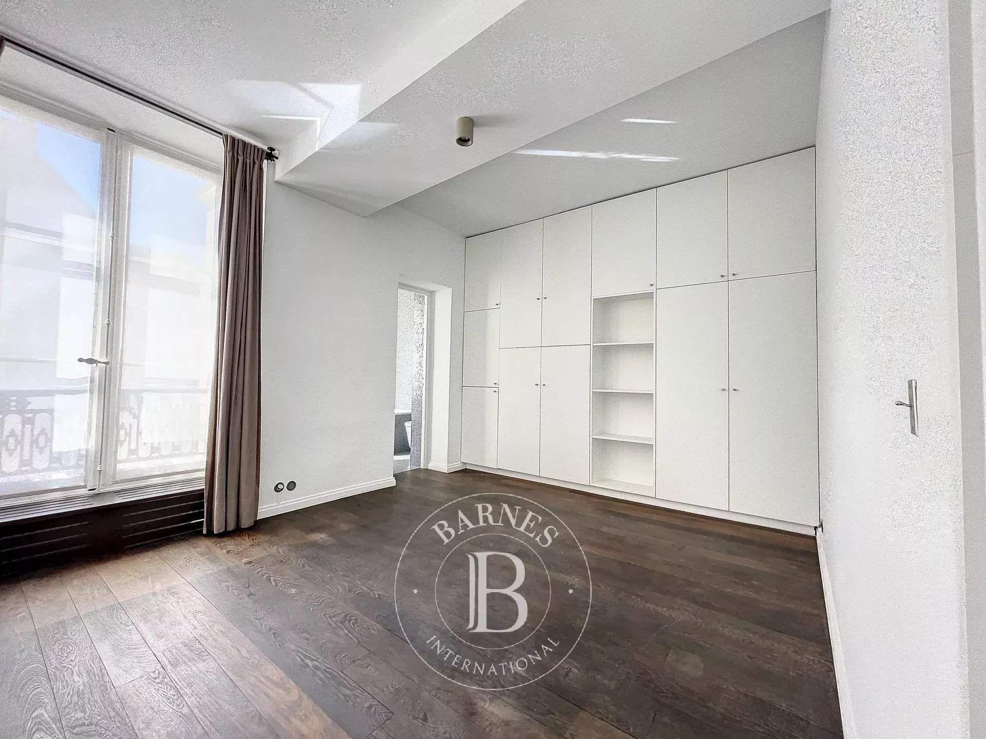 Paris  - Apartment 3 Bedrooms - picture 8