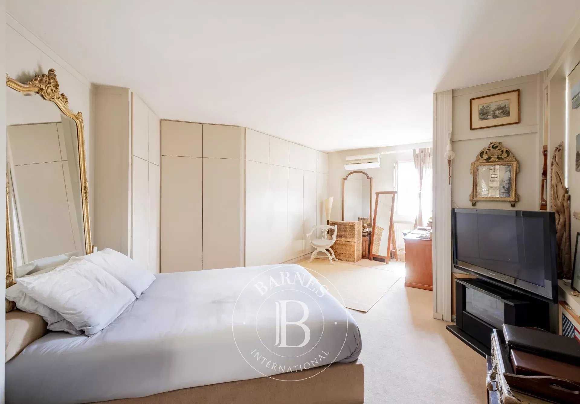 Bordeaux  - Appartement 4 Pièces, 1 Chambre