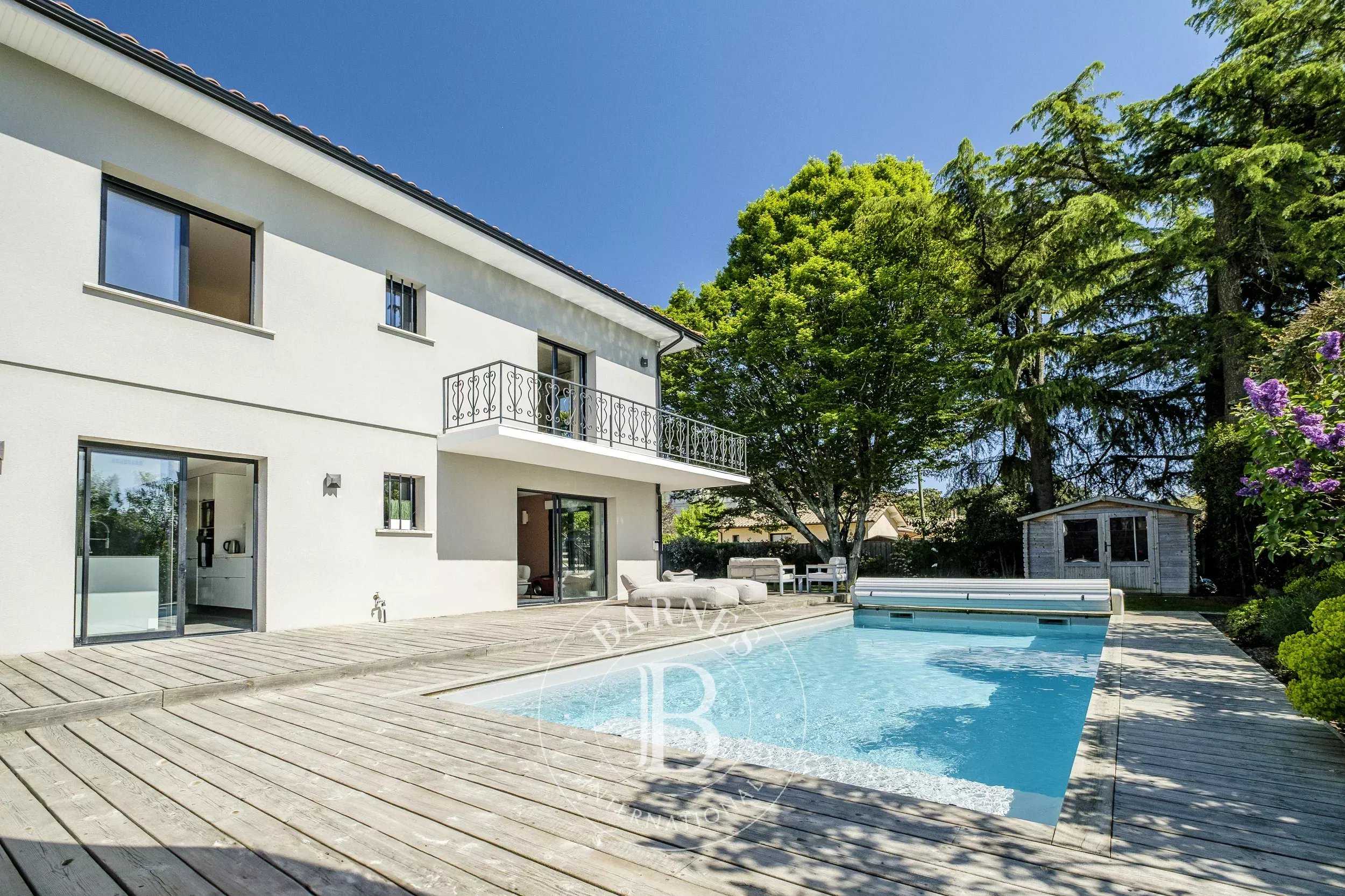 Bruges  - Maison 6 Pi&egrave;ces 5 Chambres