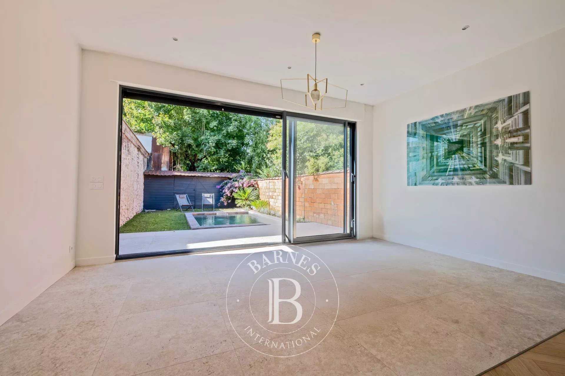 Bordeaux  - Maison 5 Pi&egrave;ces 4 Chambres