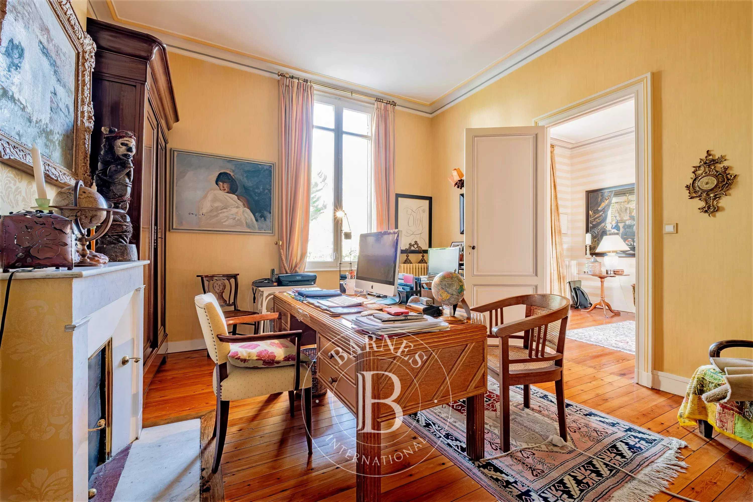 Bordeaux  - Maison 10 Pi&egrave;ces 5 Chambres